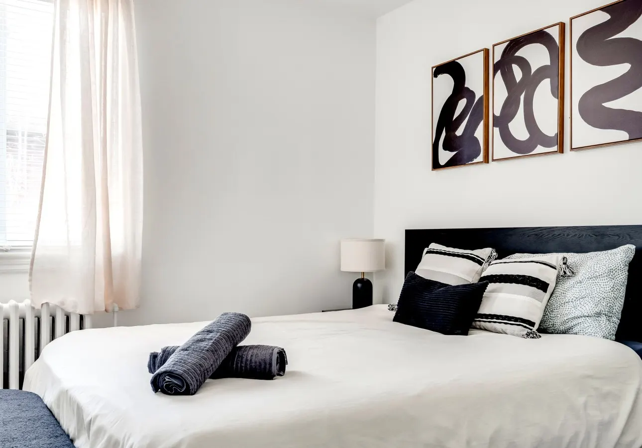 Bright 3BR Suite - East Ottawa - Monthly Stays — photo 5