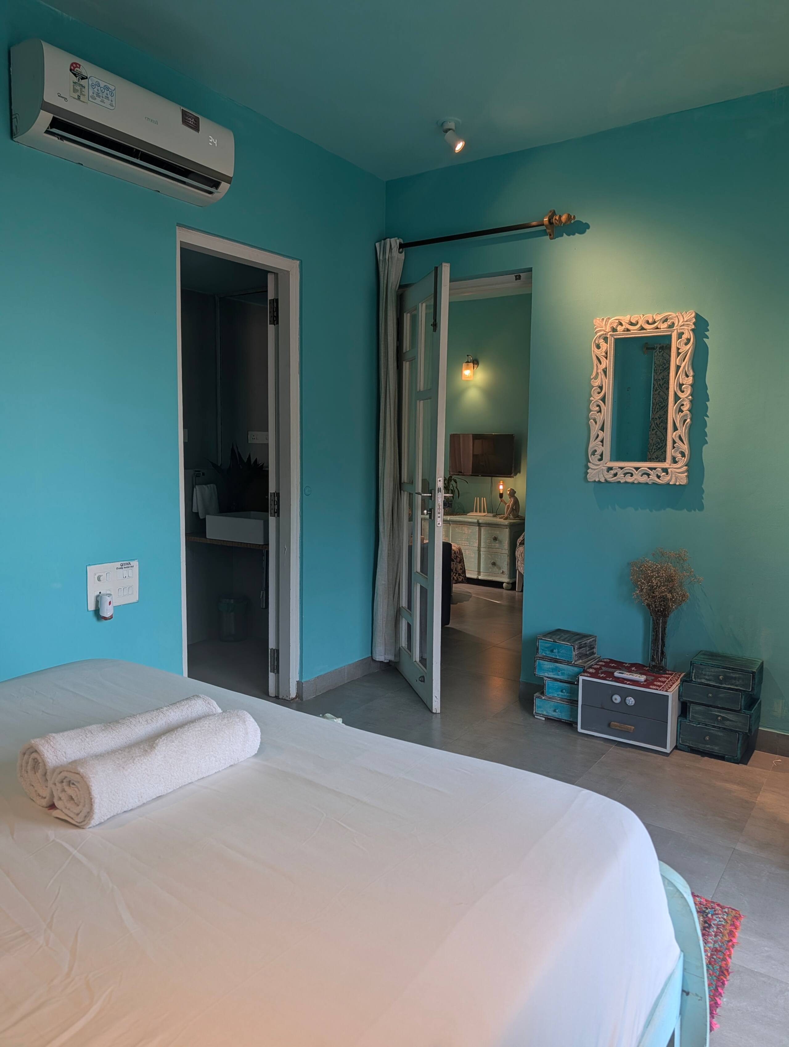 Sun-Kissed Studio: Delightful 1BR Retreat w pool 11