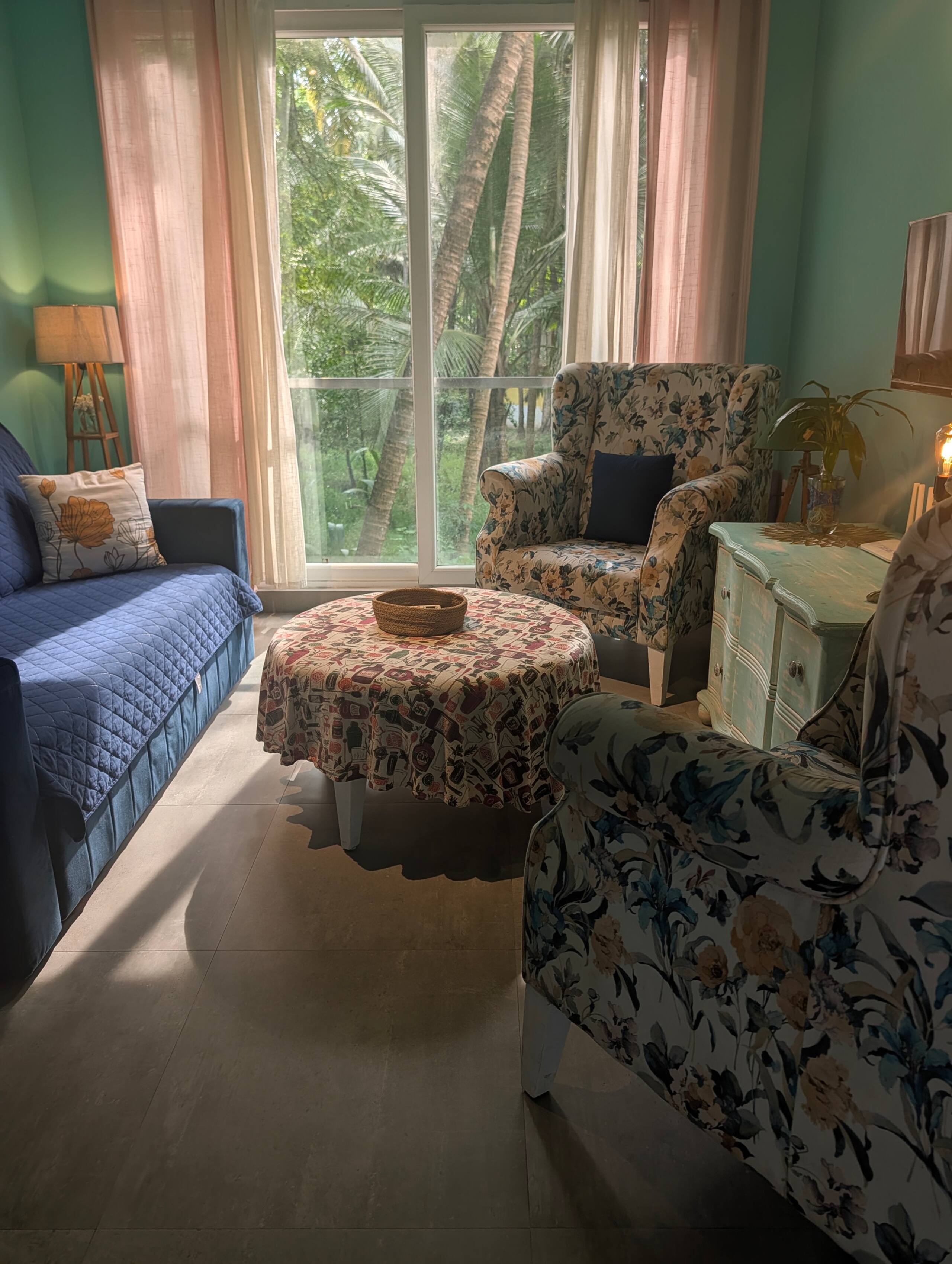 Sun-Kissed Studio: Delightful 1BR Retreat w pool