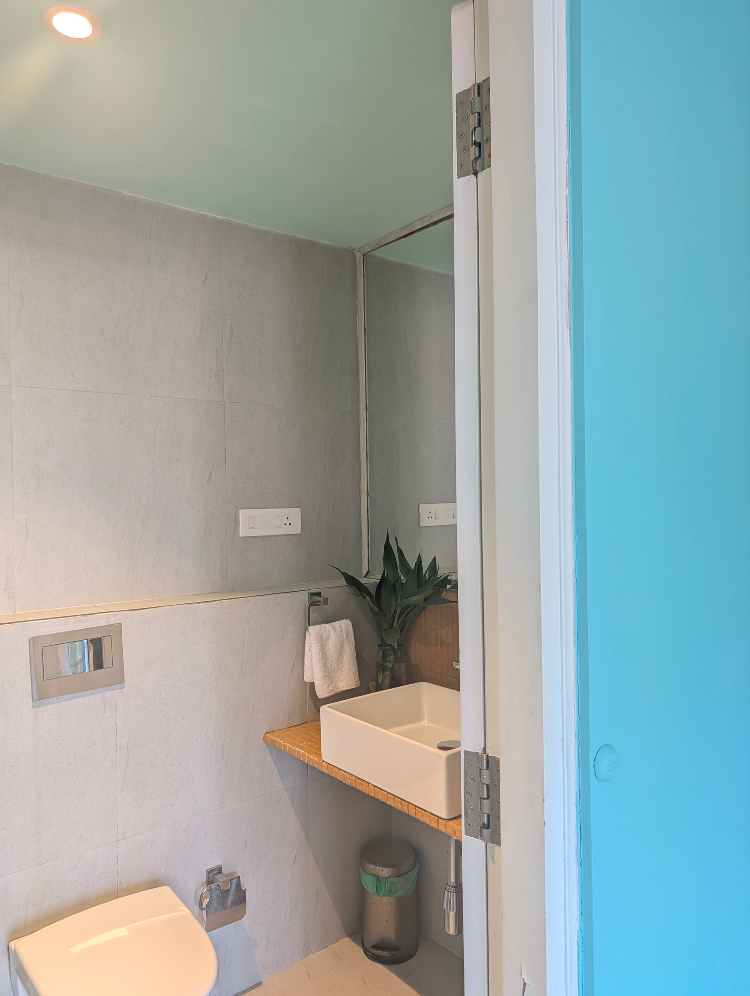 Sun-Kissed Studio: Delightful 1BR Retreat w pool 17