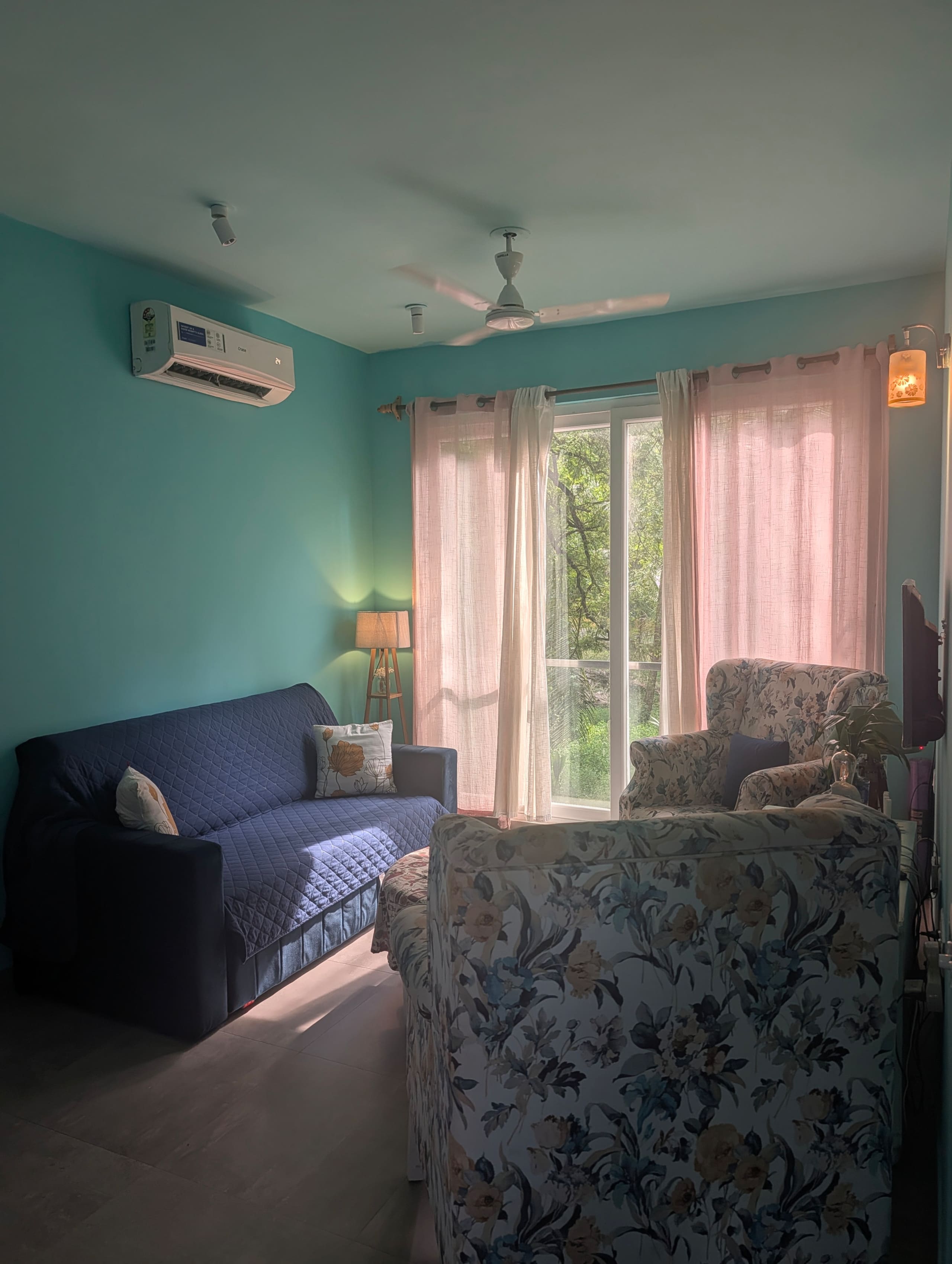 Sun-Kissed Studio: Delightful 1BR Retreat w pool 7