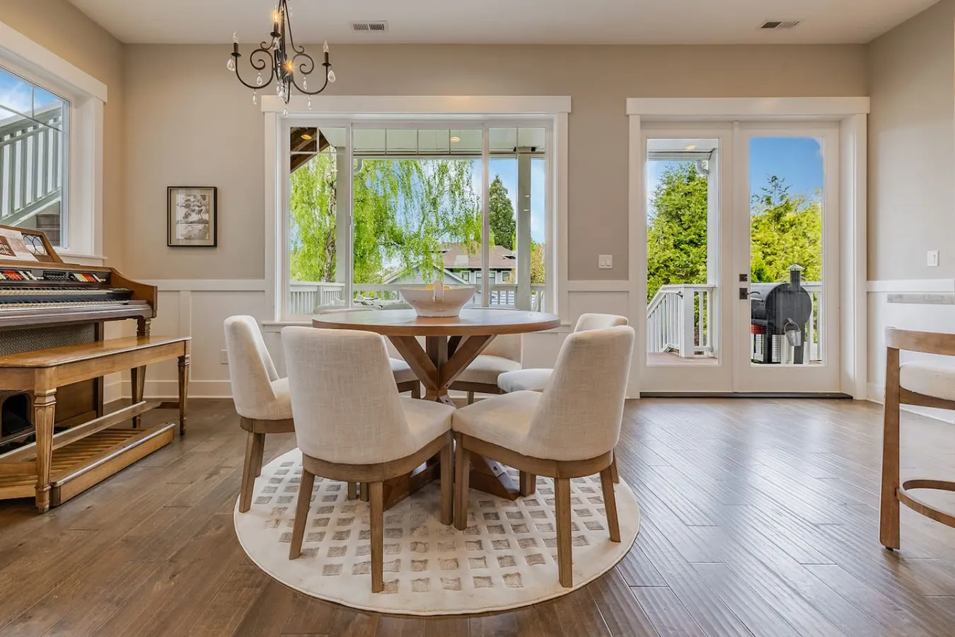 Hilltop Hideaway 10