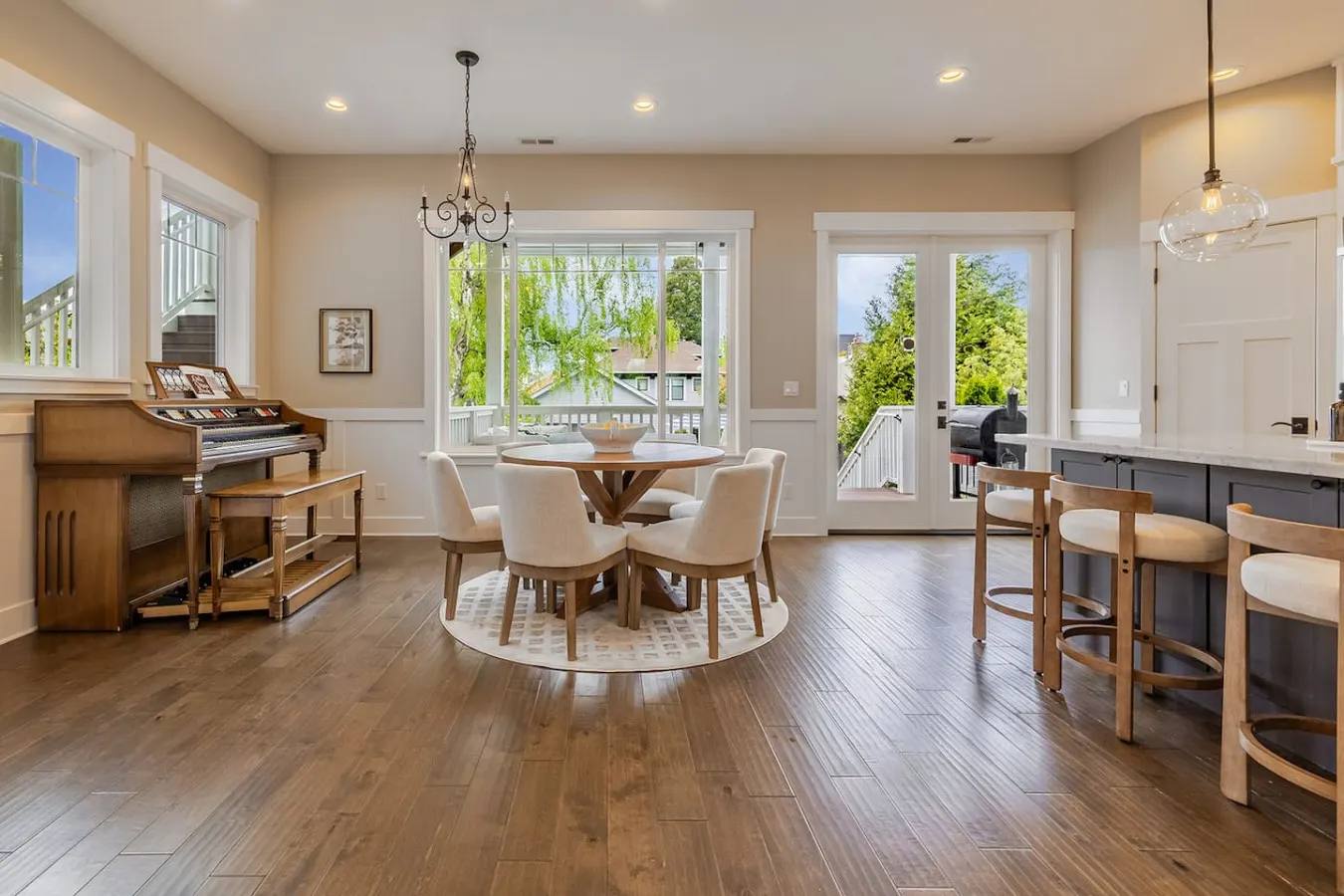 Hilltop Hideaway 11