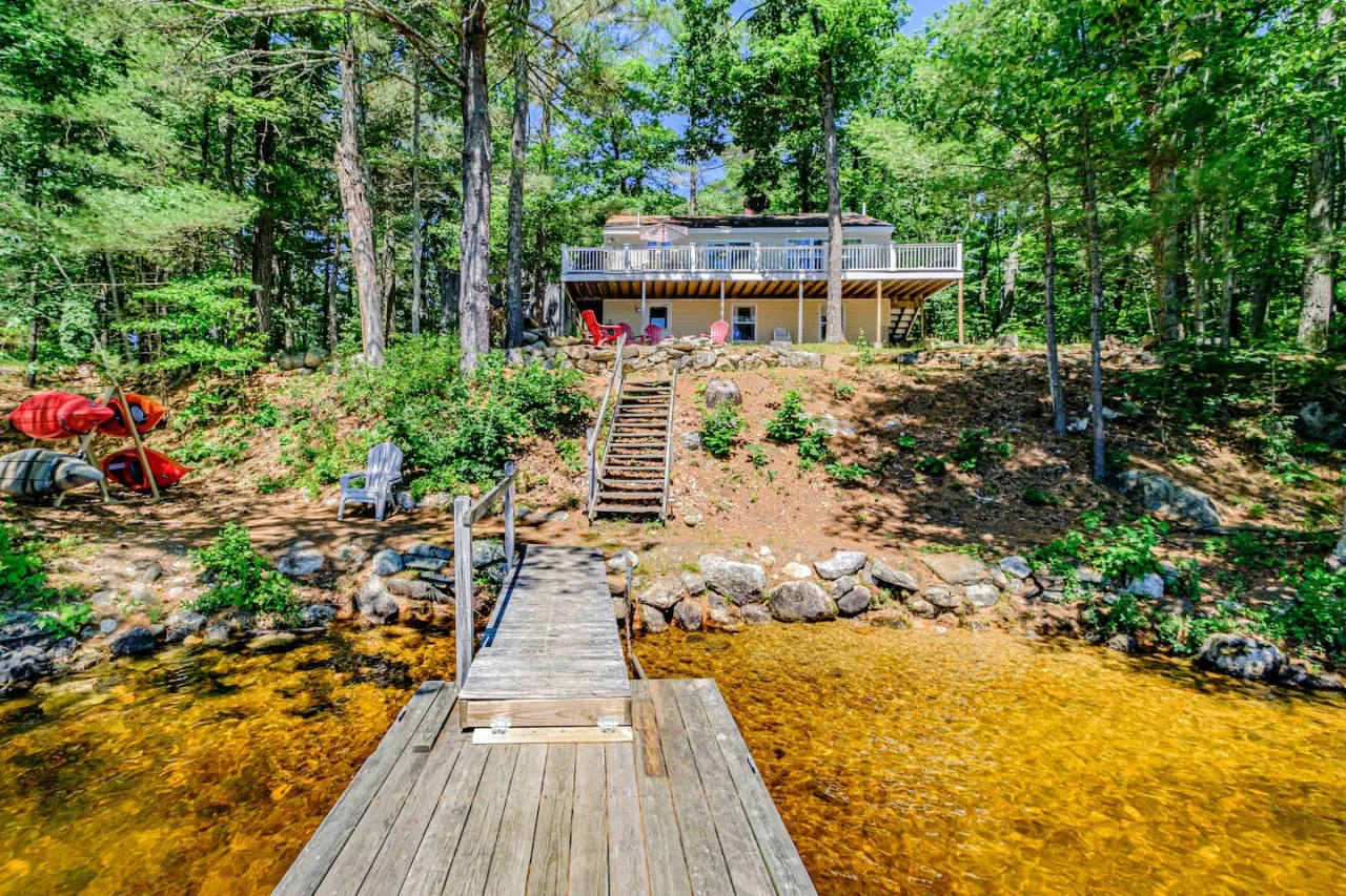 Camp Henry- Remodeled Lakefront on Little Sebago w dock+kayaks — photo 2