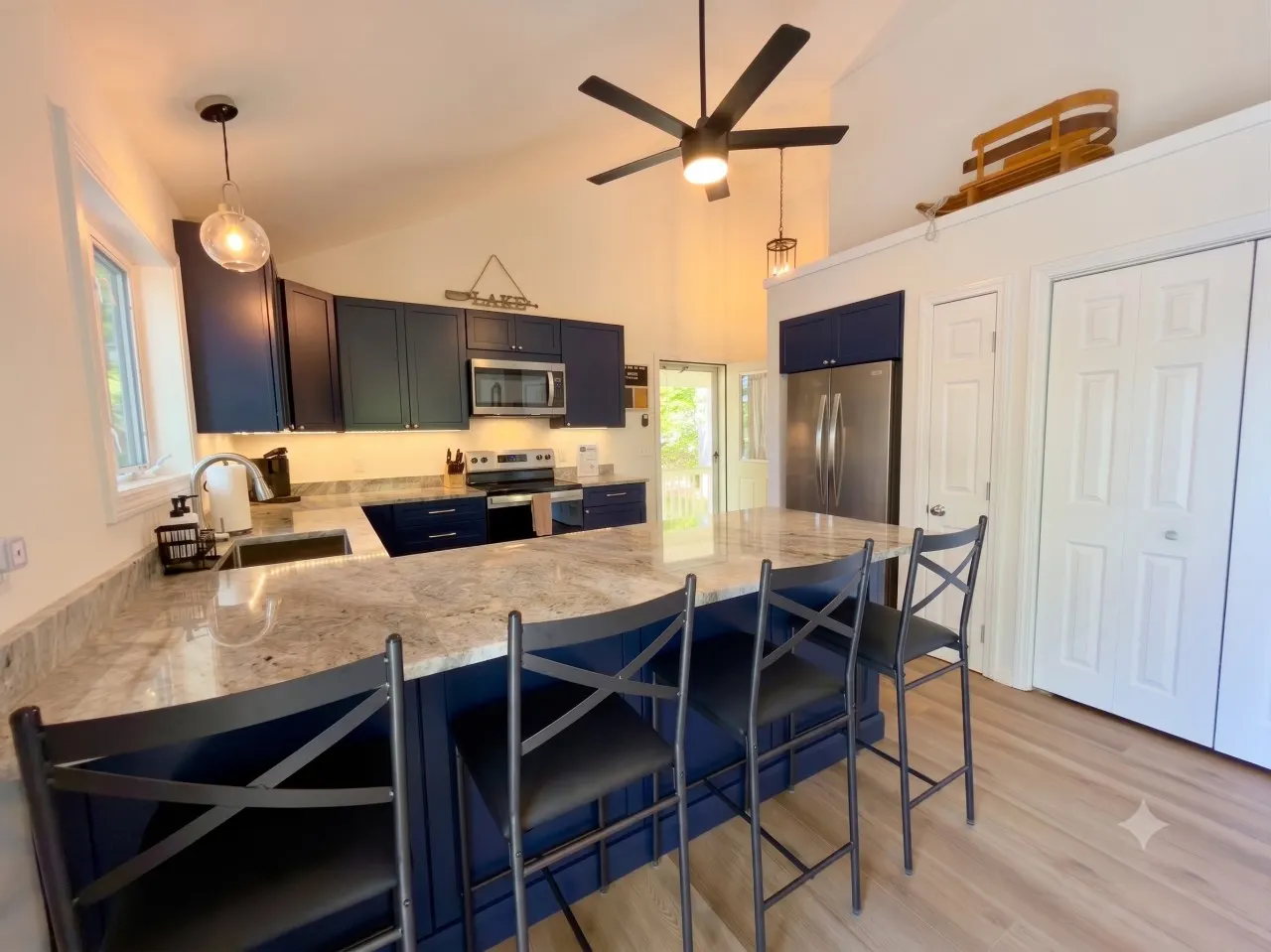 Camp Henry- Remodeled Lakefront on Little Sebago w dock+kayaks 12