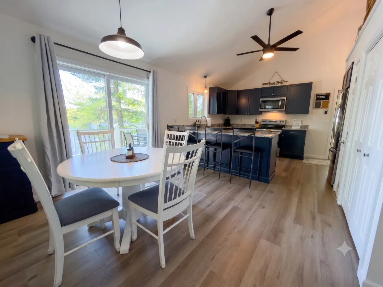 Camp Henry- Remodeled Lakefront on Little Sebago w dock+kayaks 13