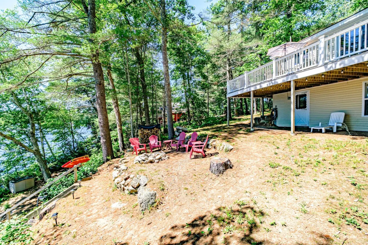 Camp Henry- Remodeled Lakefront on Little Sebago w dock+kayaks 8