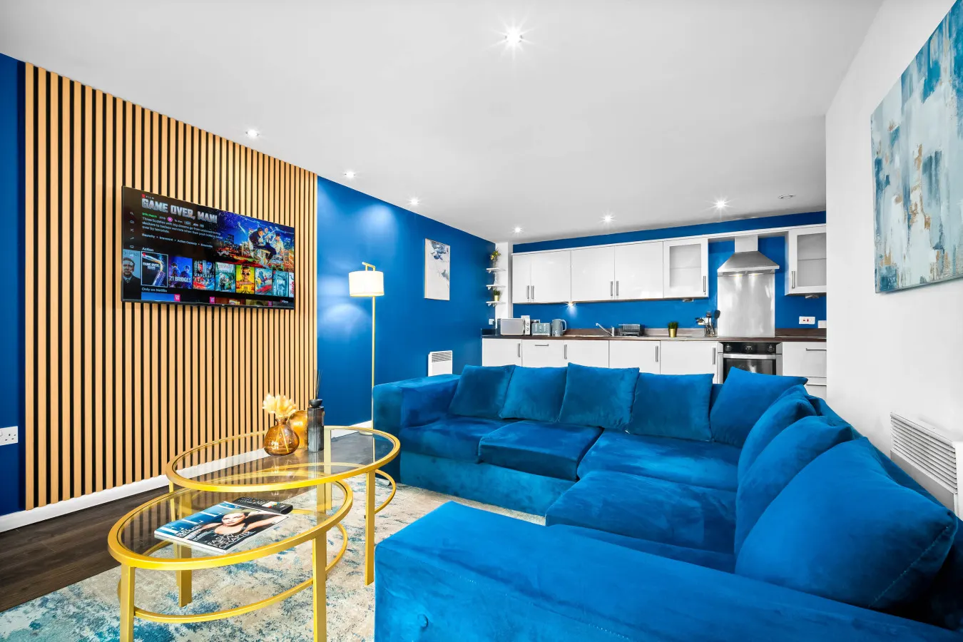 Luxe Two Bed Apartment - City Centre - Balcony & Parking 12