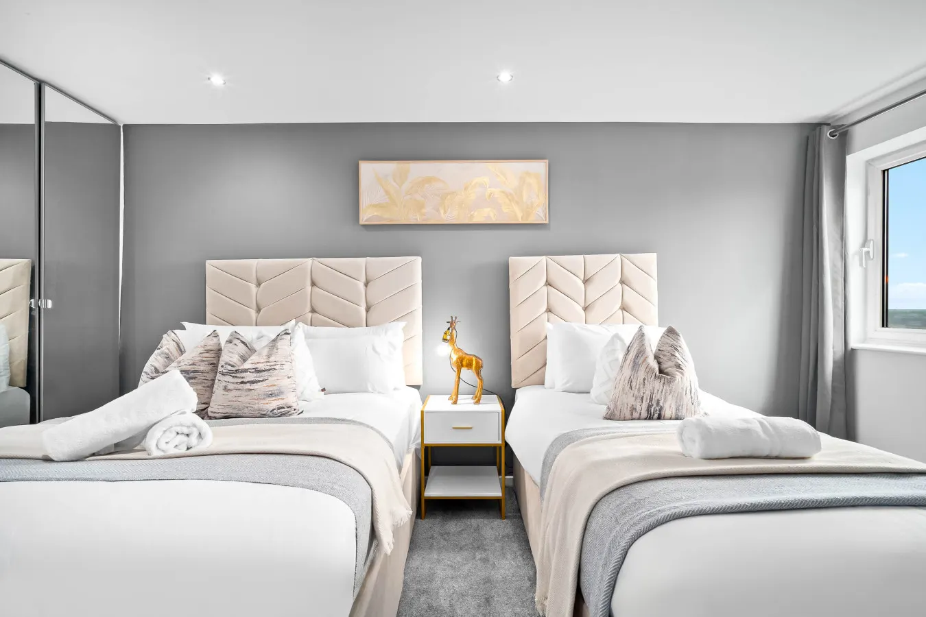Luxe Two Bed Apartment - City Centre - Balcony & Parking 17