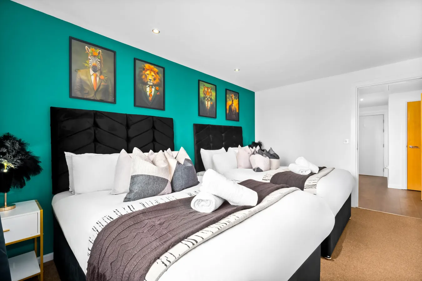 Luxe Two Bed Apartment - City Centre - Balcony & Parking 19