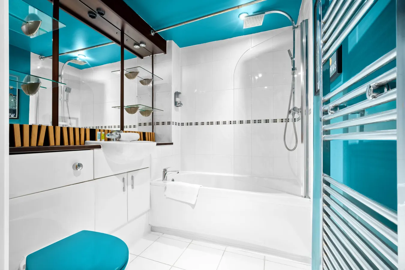 Luxe Two Bed Apartment - City Centre - Balcony & Parking 6