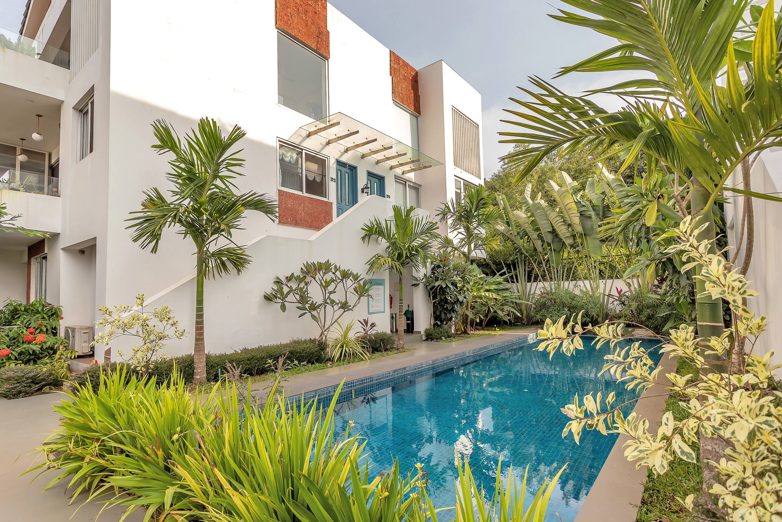 Duplex Glass House with Terrace & Pool in Siolim — photo 2