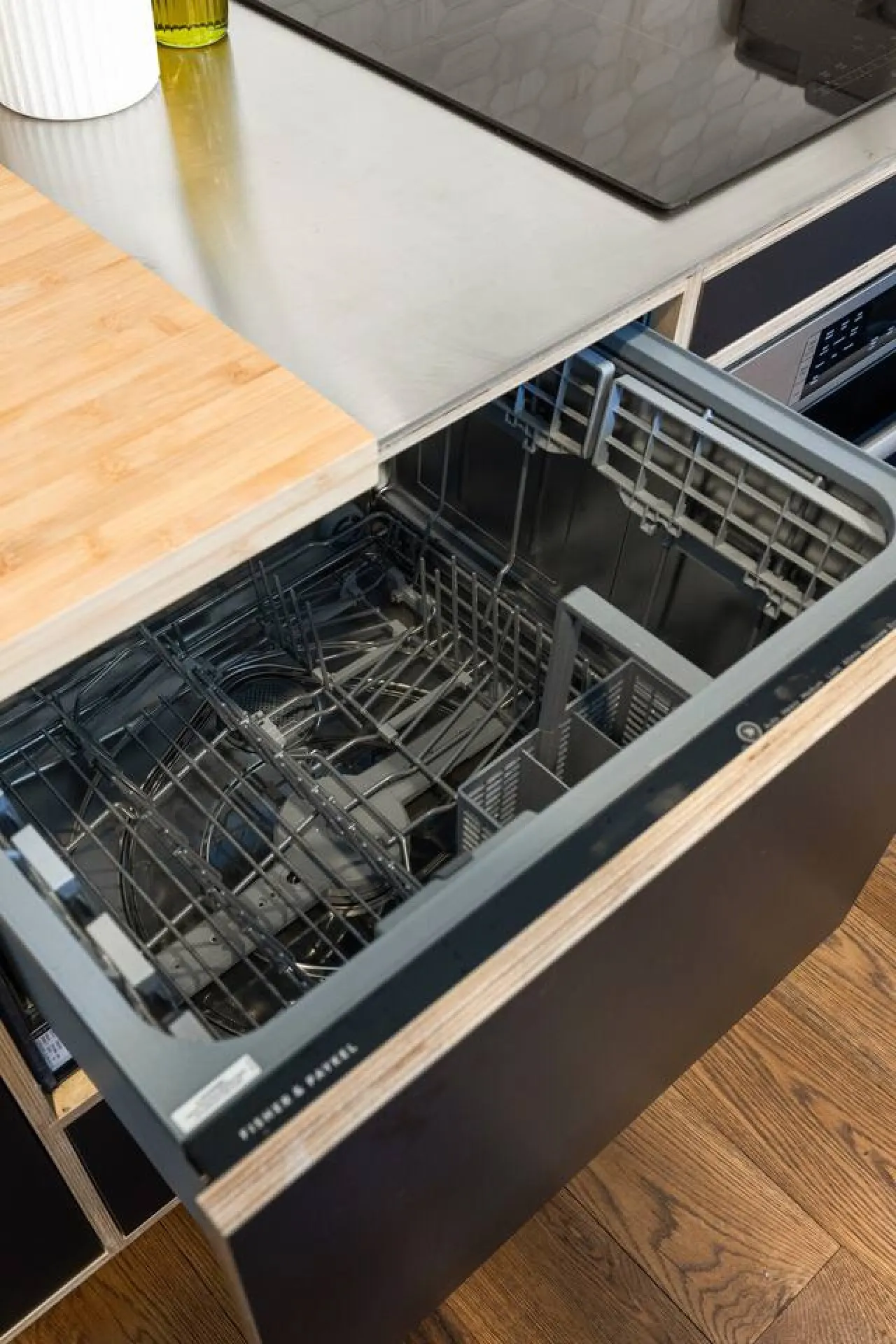 Walk to ALL Washington Park FREE Streetcar 12