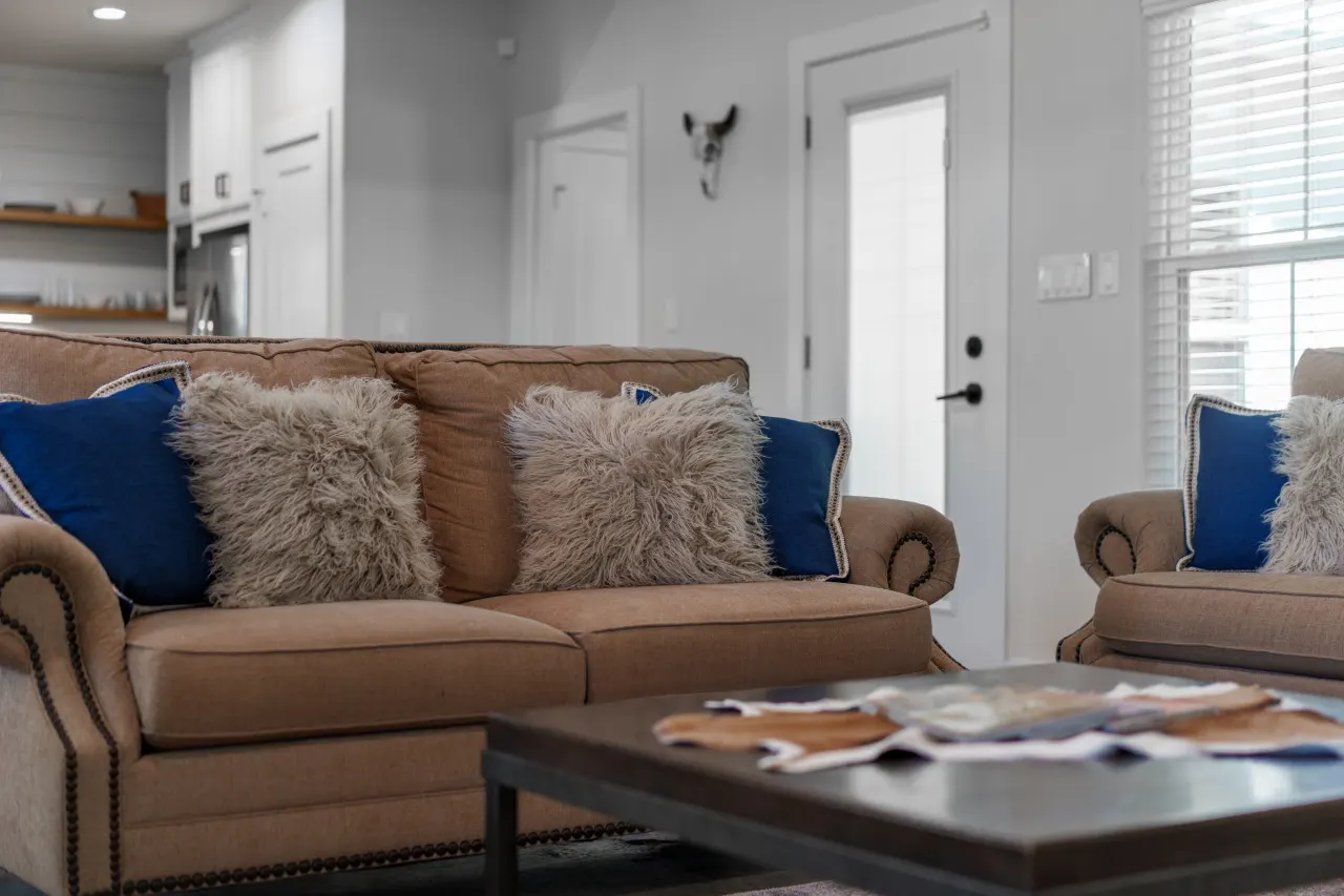 Country Gold Cozy Farmhouse Escape 11