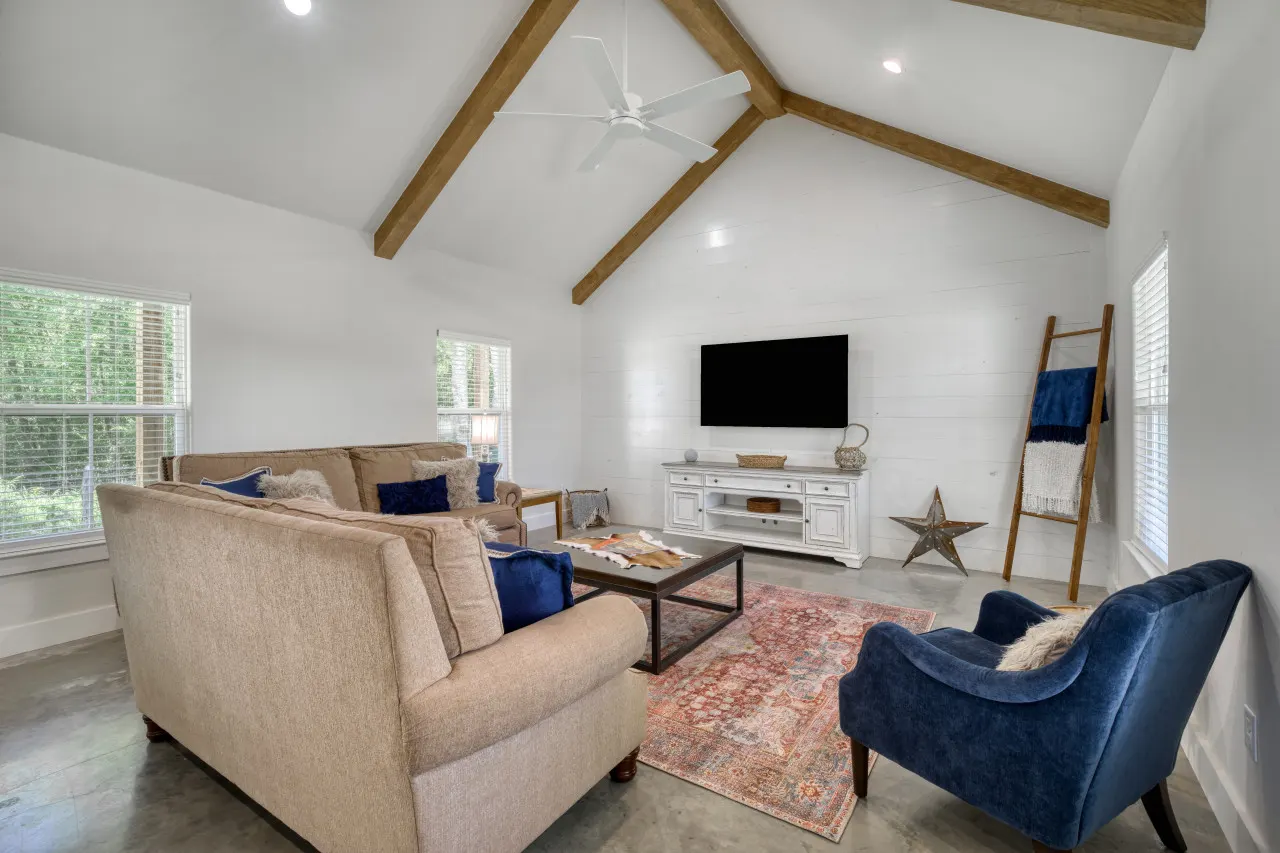 Country Gold Cozy Farmhouse Escape 5