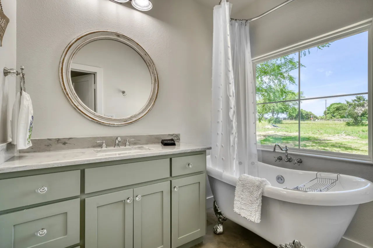 Country Gold Cozy Farmhouse Escape 6