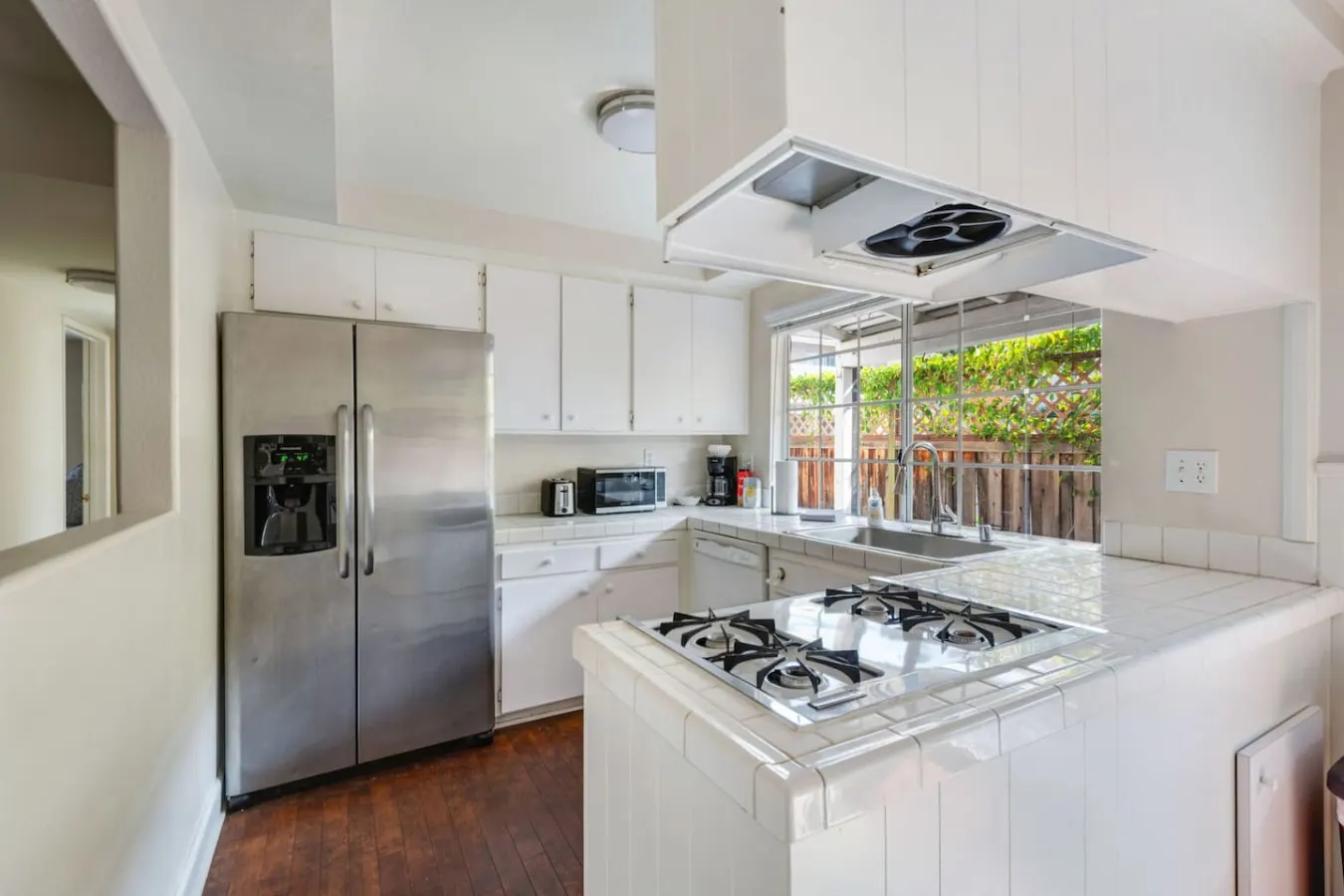 Monthly Rental Near South Coast Plaza | 2Bed2Bath — photo 3