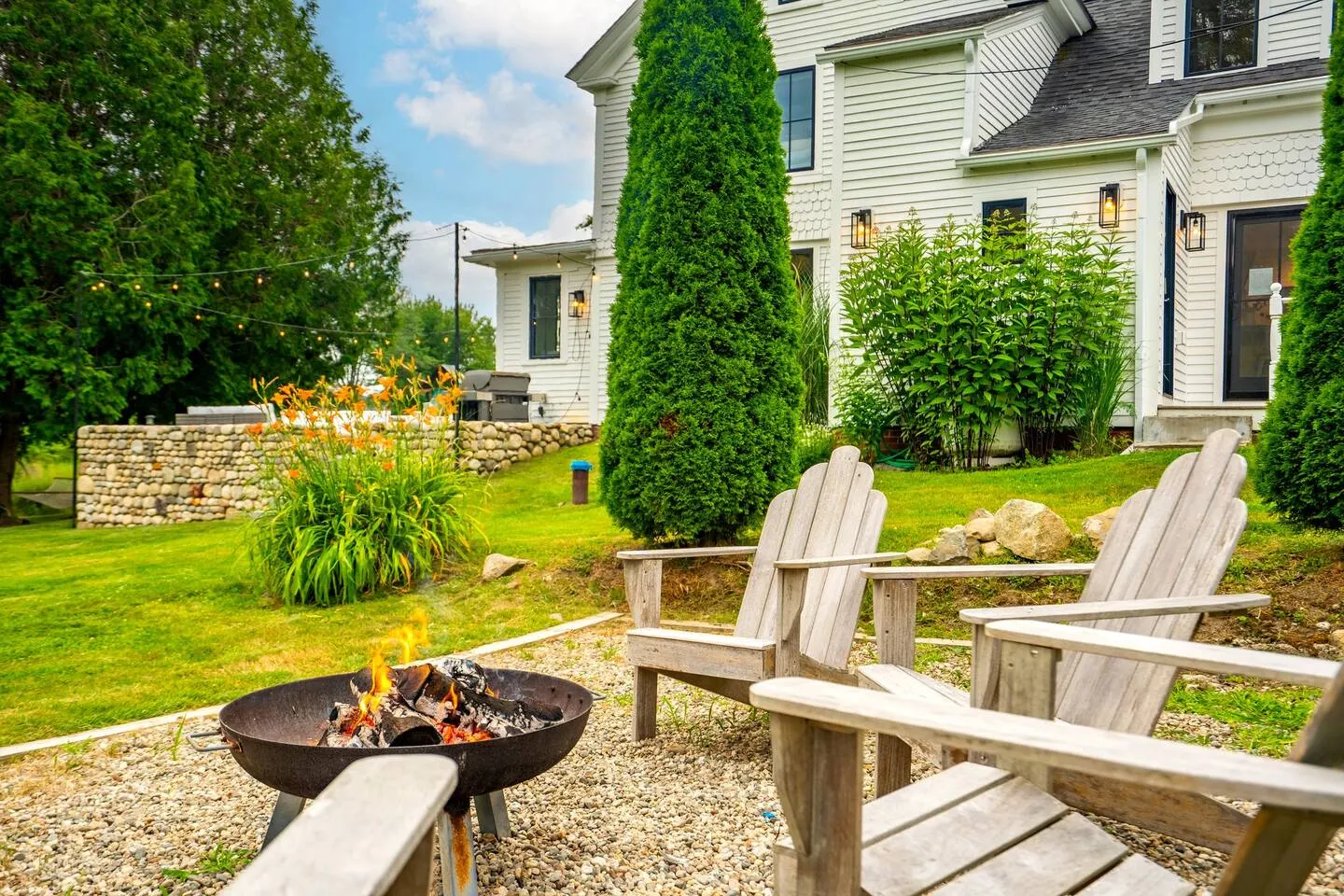 Family Paradise Patio&FirePit Mins2DockSquare 7