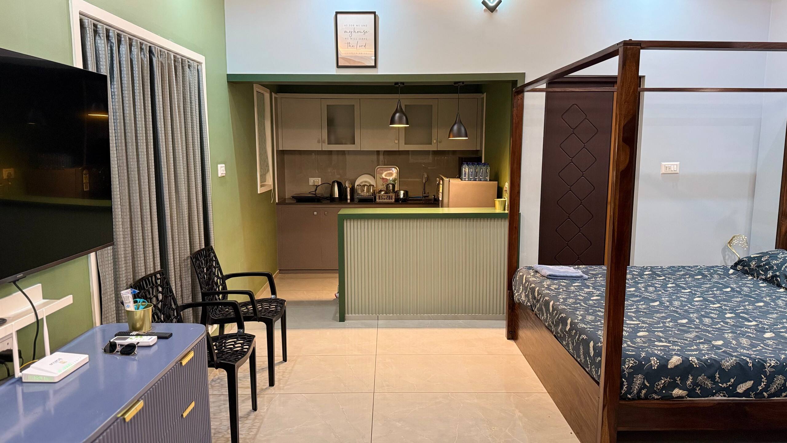 A chic cabin in the woods 4
