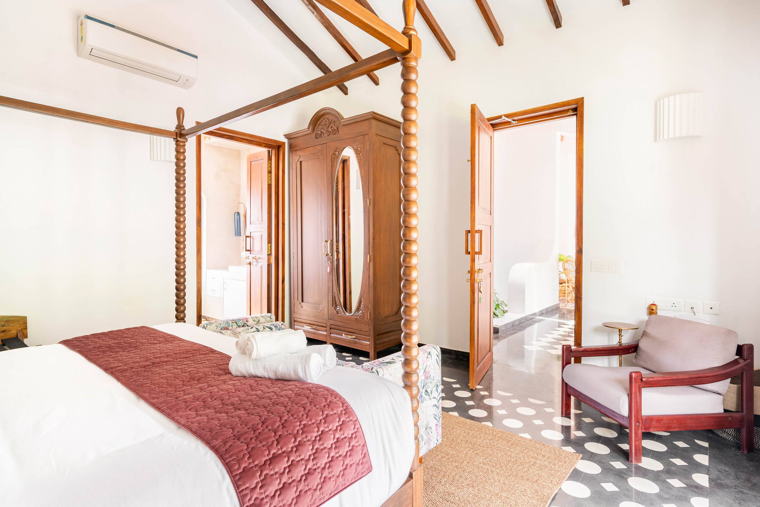 4 BR Villa with private pool in assagao 20
