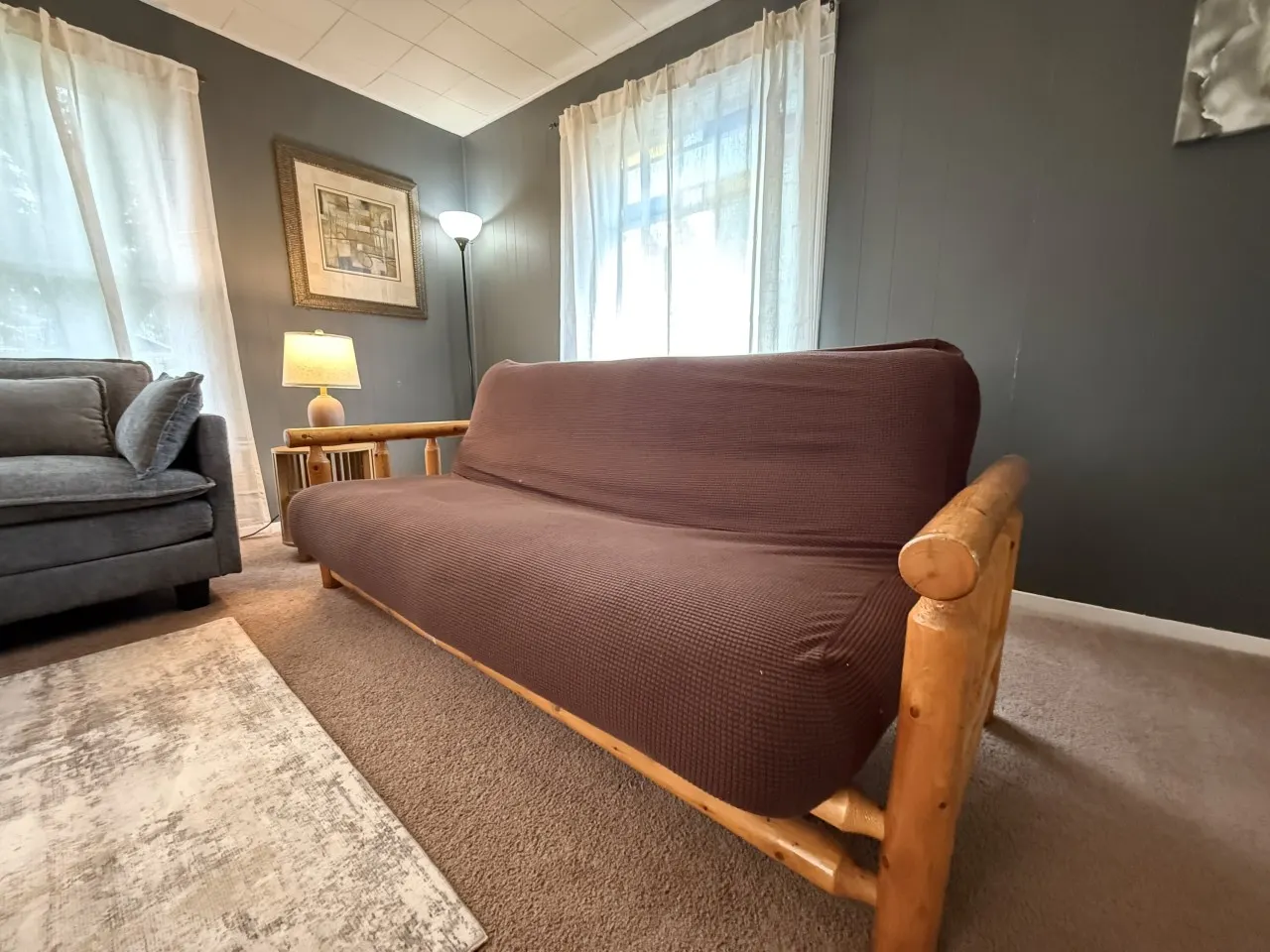 The Cedar House: A Charming 3-Bedroom Retreat 9