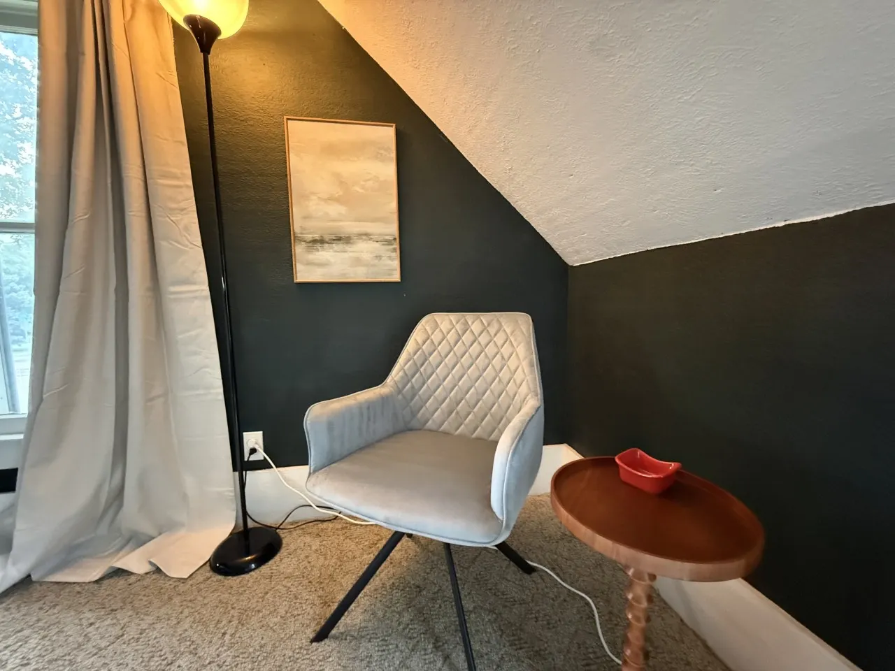 The Cedar House: A Charming 3-Bedroom Retreat 20