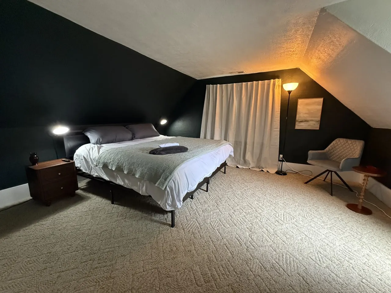 The Cedar House: A Charming 3-Bedroom Retreat — photo 3