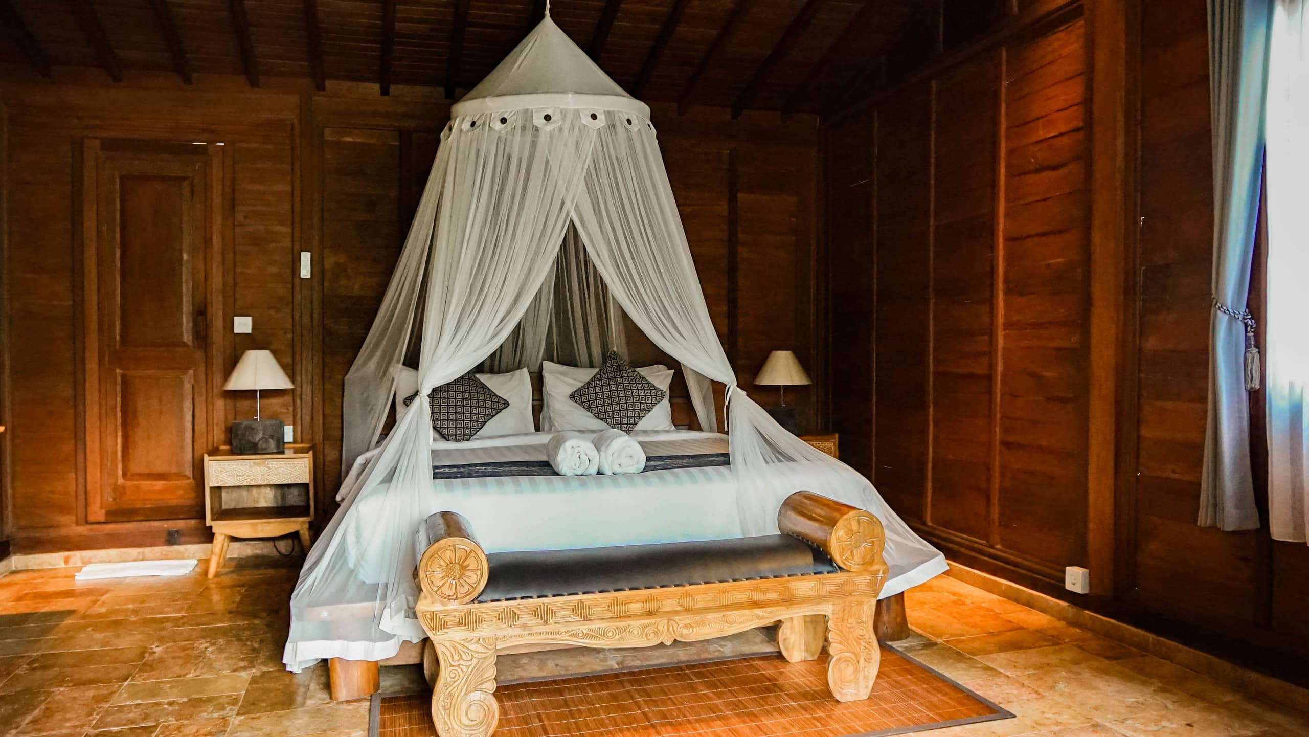 Wooden traditional home with private swimming pool 9