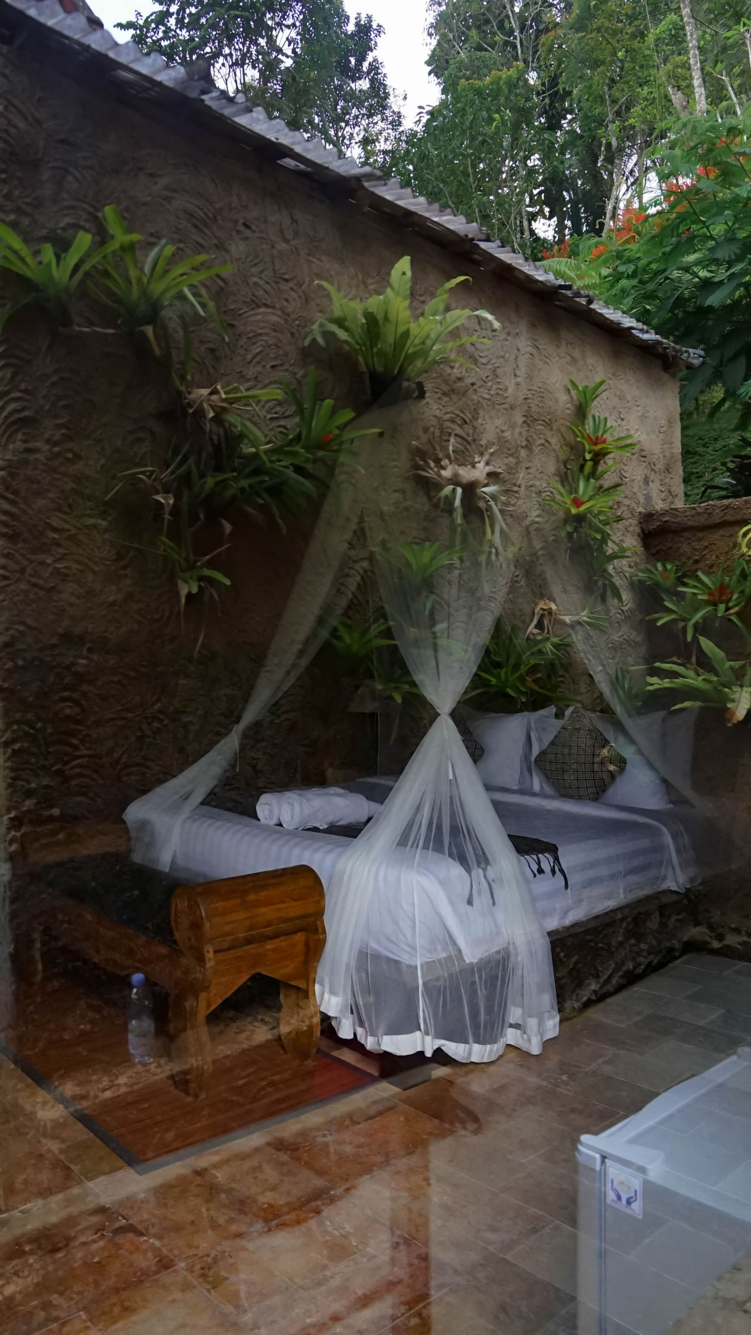 Wooden traditional home with private swimming pool — photo 3