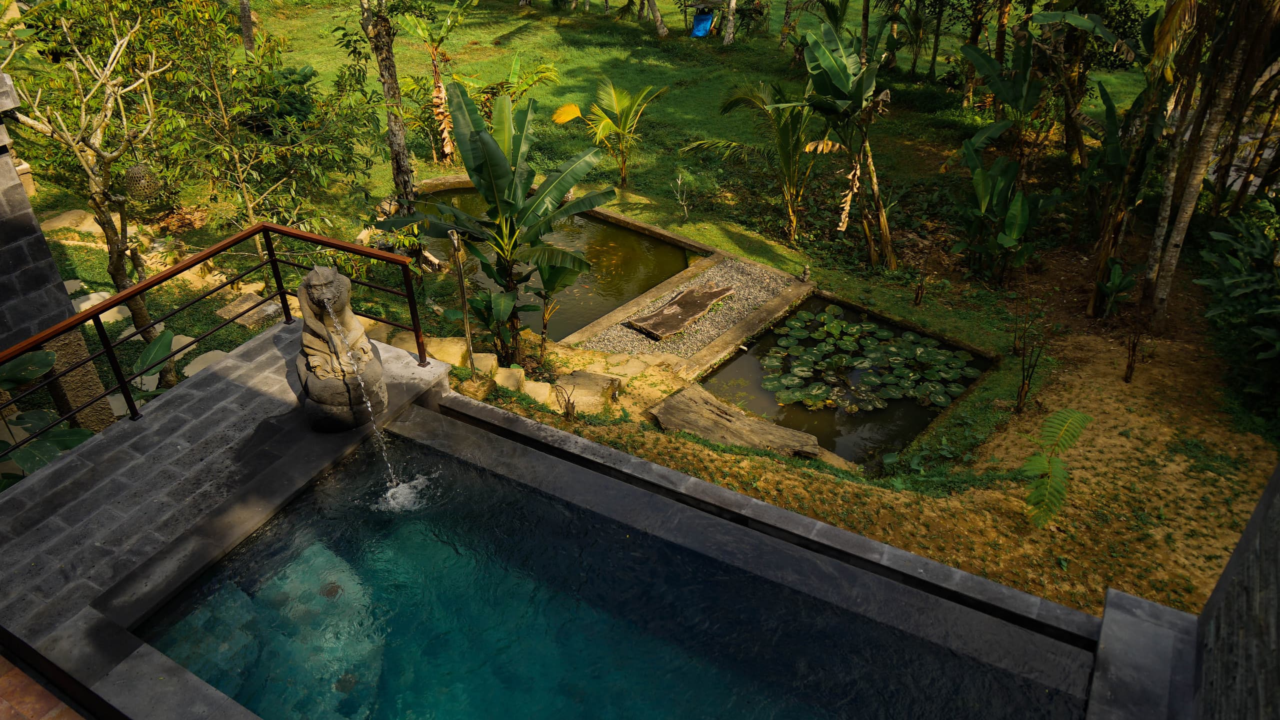 Wooden traditional home with private swimming pool 26