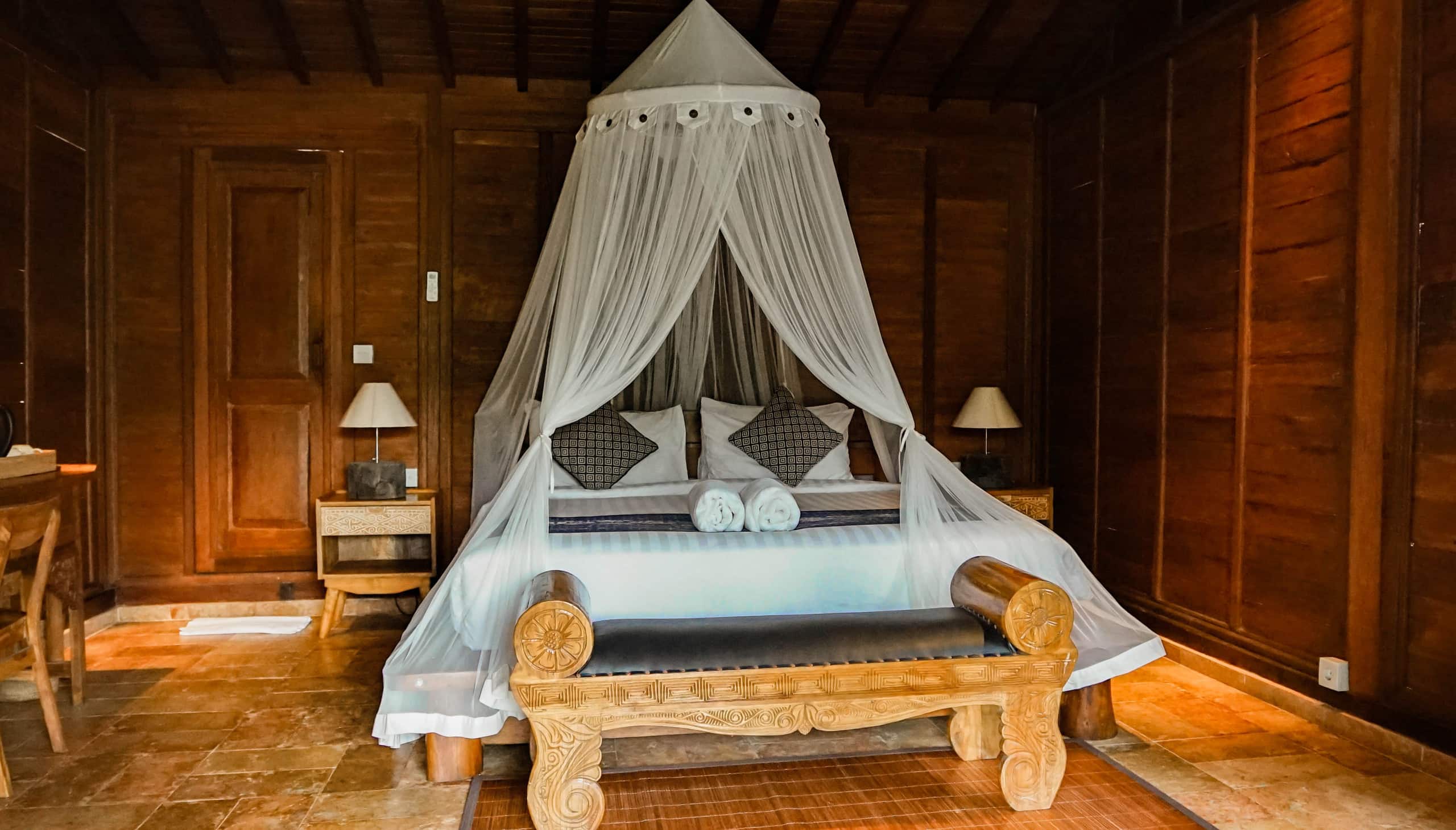 Wooden traditional home with private swimming pool 10