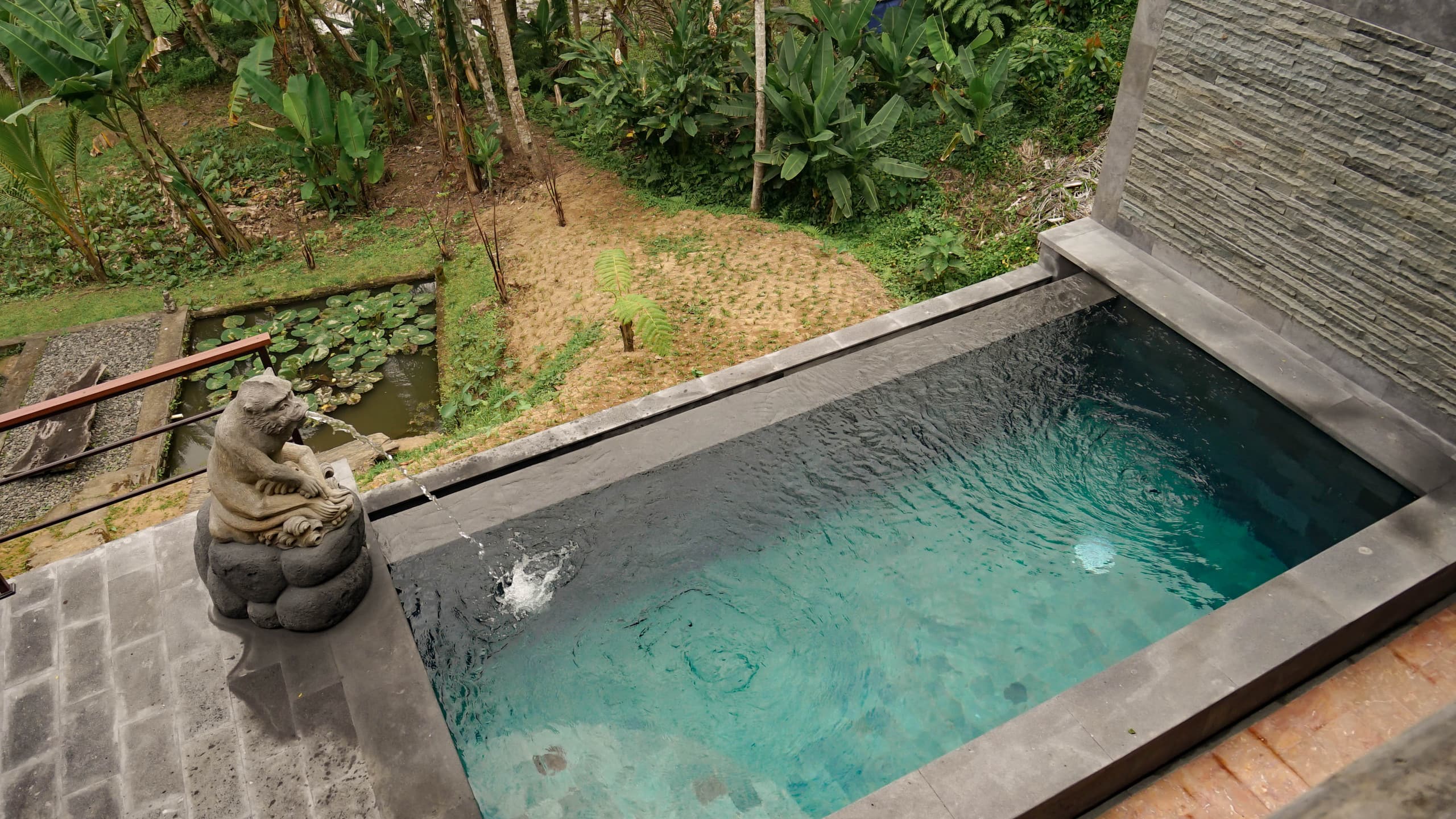 Wooden traditional home with private swimming pool 25