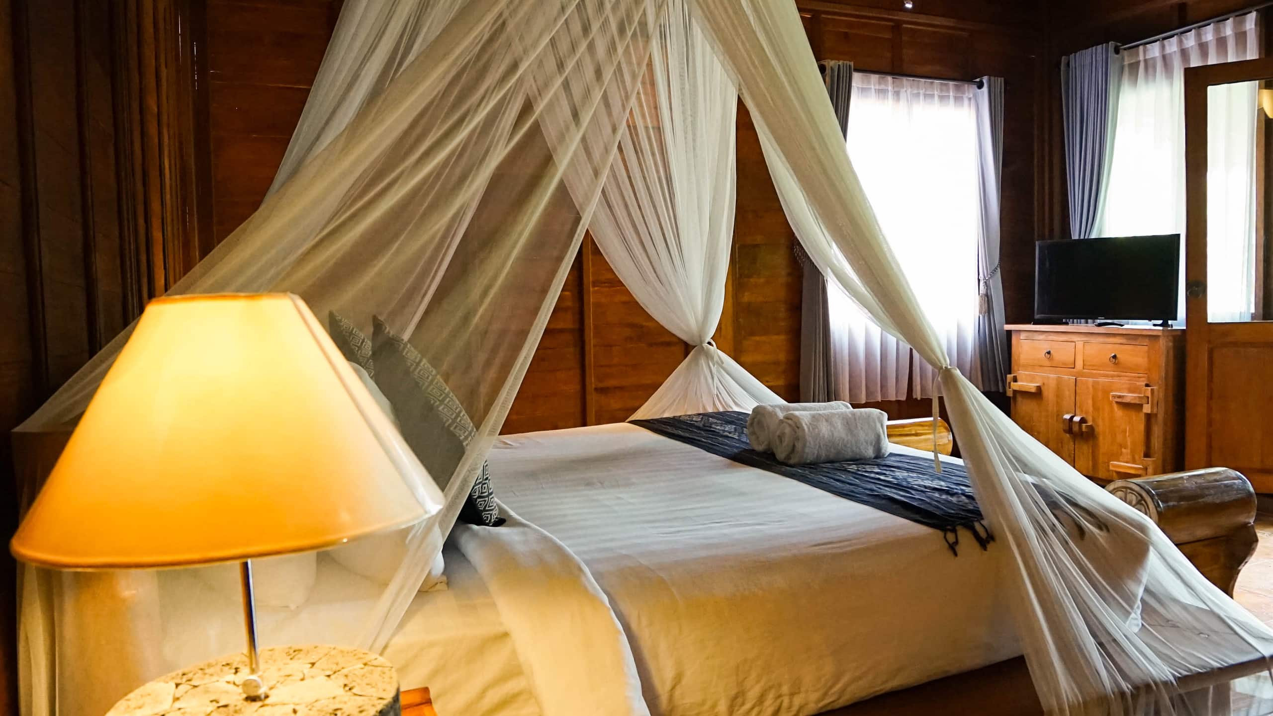 Wooden traditional home with private swimming pool 6