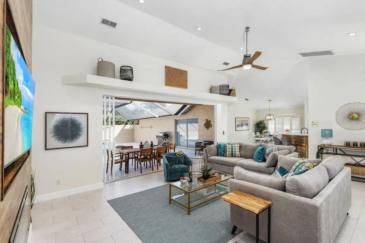 Villa Terra Paradiso * luxury pool home with spa in Briarwood — photo 2