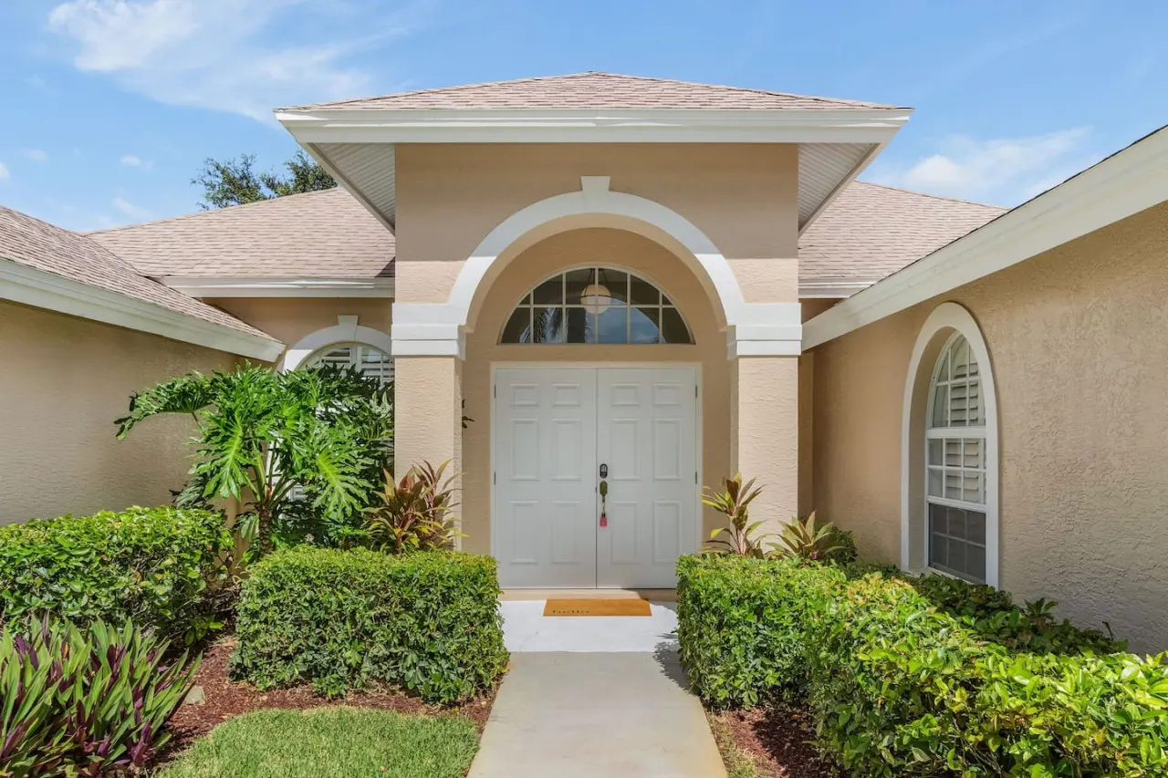 Villa Terra Paradiso * luxury pool home with spa in Briarwood 15