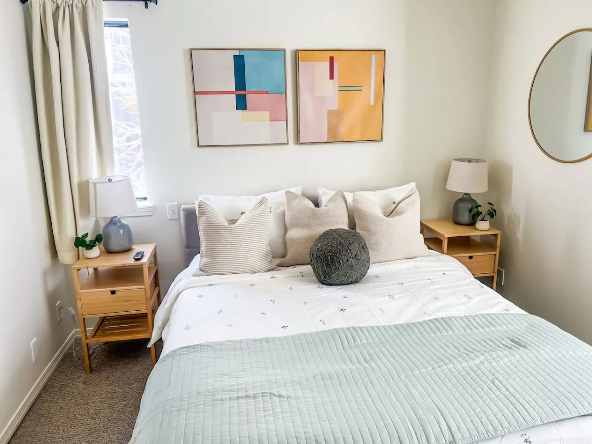 Bright & Airy apartment in DTC 20