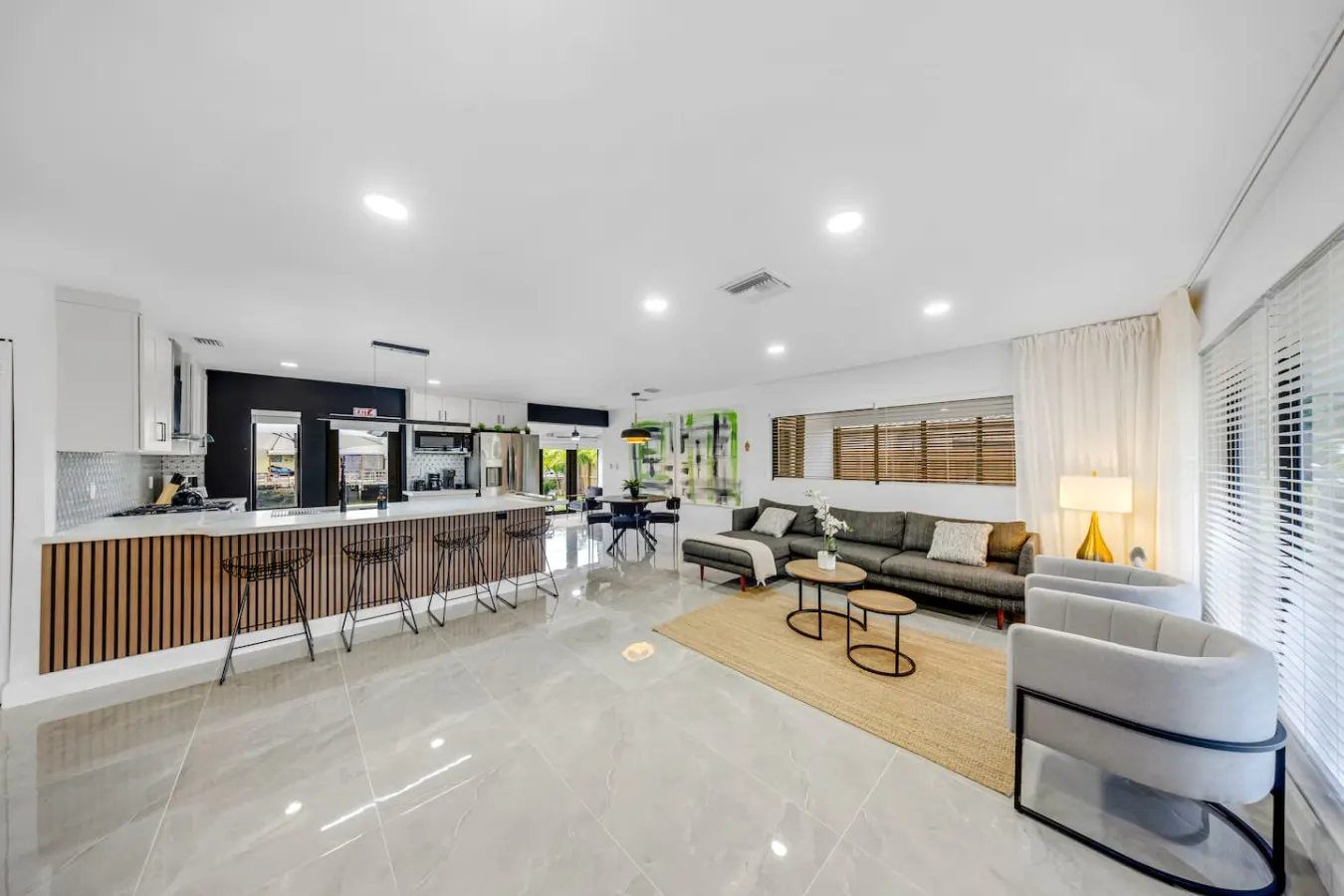 Wilton Manors Waterfront Villa w/ Gorgeous Pool — photo 2