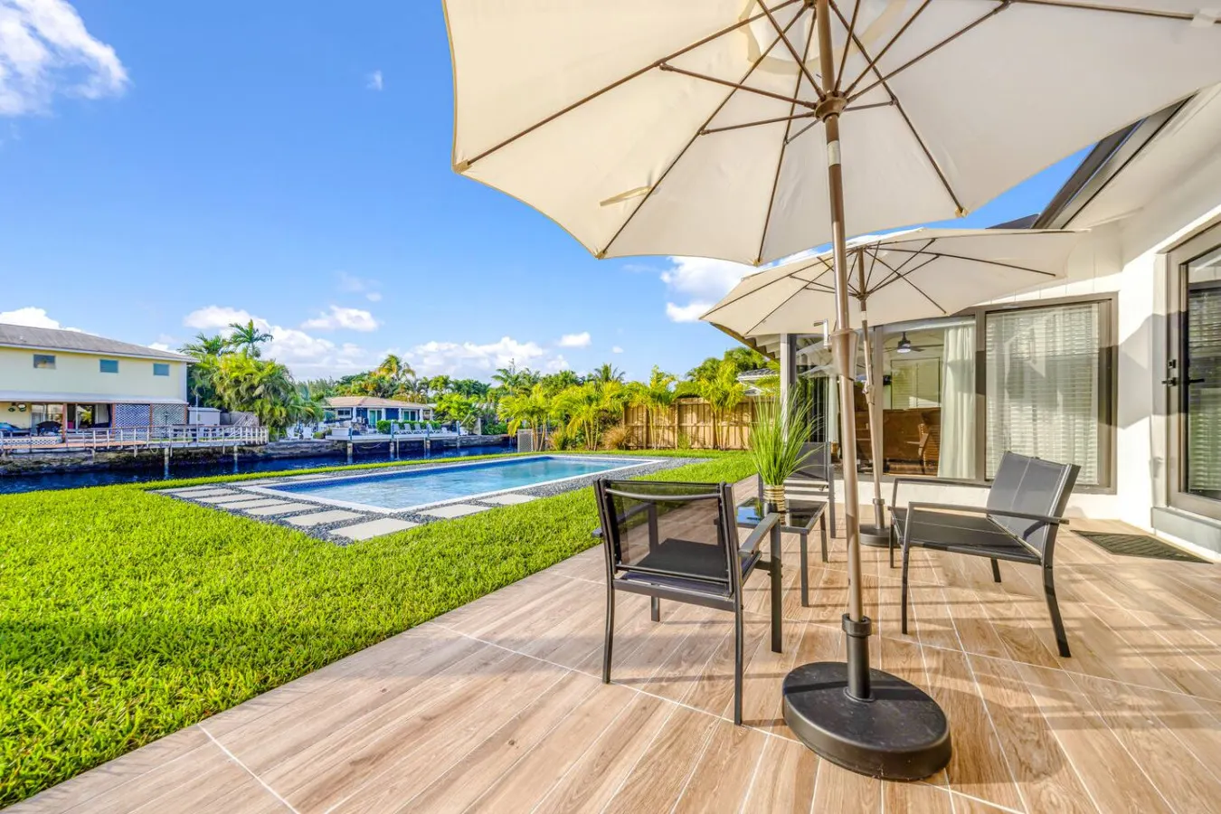 Wilton Manors Waterfront Villa w/ Gorgeous Pool 15