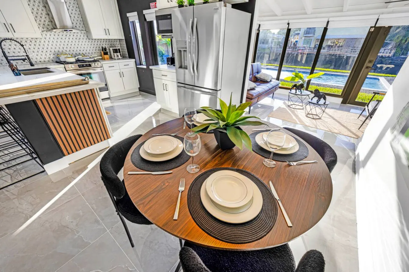 Wilton Manors Waterfront Villa w/ Gorgeous Pool 17