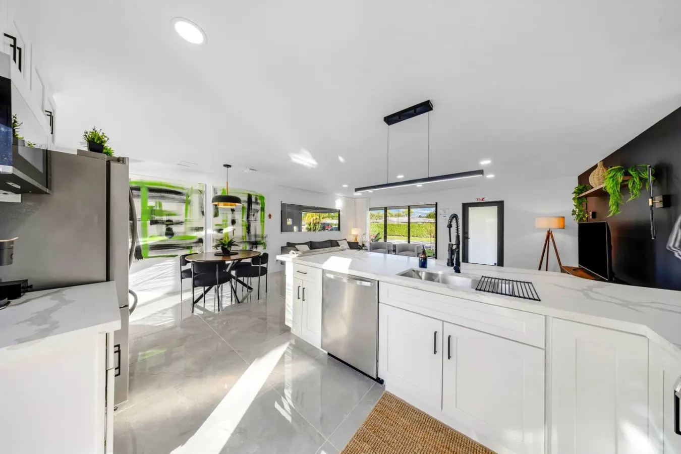 Wilton Manors Waterfront Villa w/ Gorgeous Pool 18