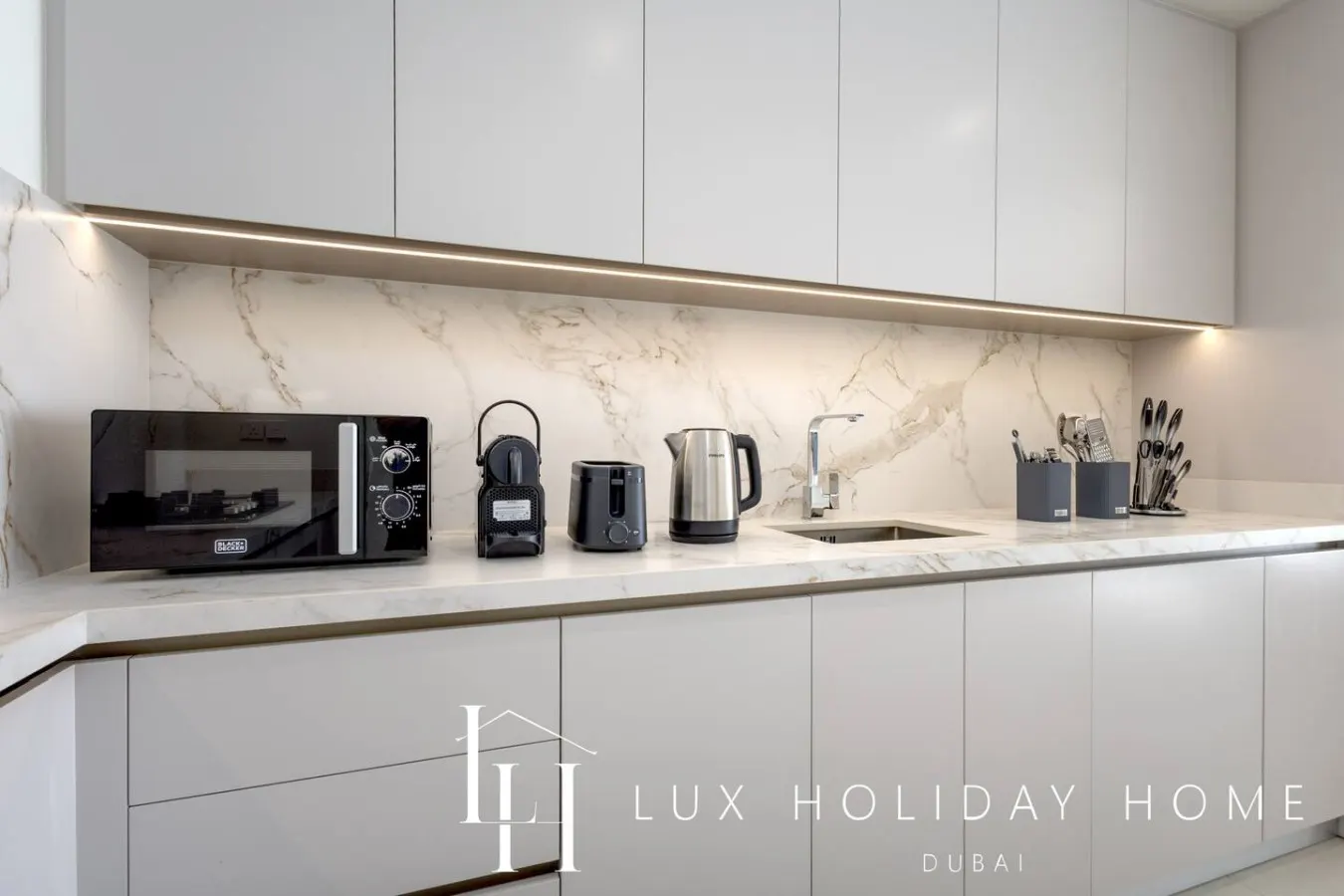 LUX The Beach Mansion Atlantis View Suite 8 16