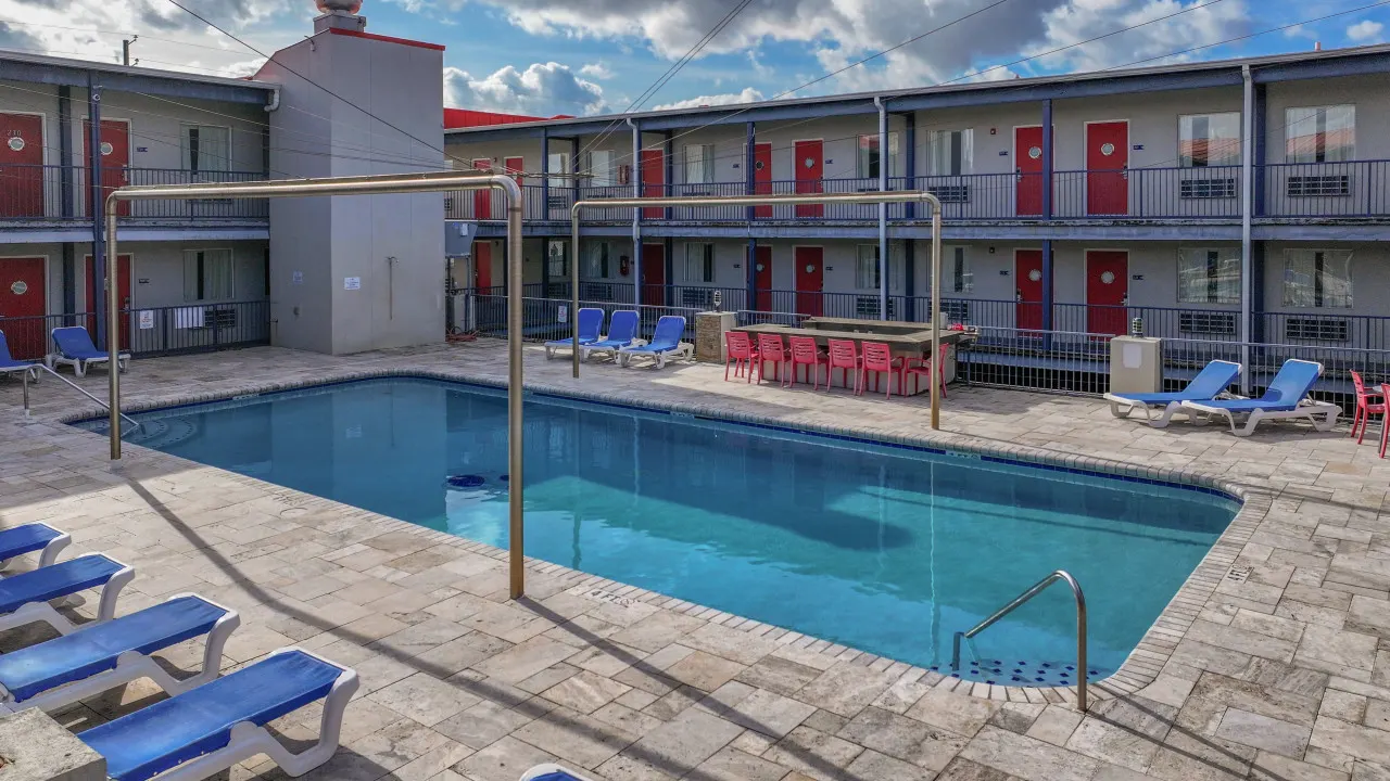 The Sea & Breeze: 1 Bed Condo w/Pool Steps to Beach 7