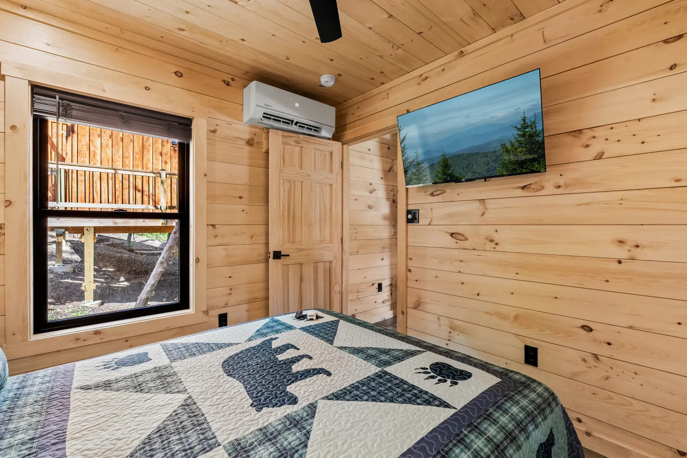 Laurel Falls, Treelodge #3 12
