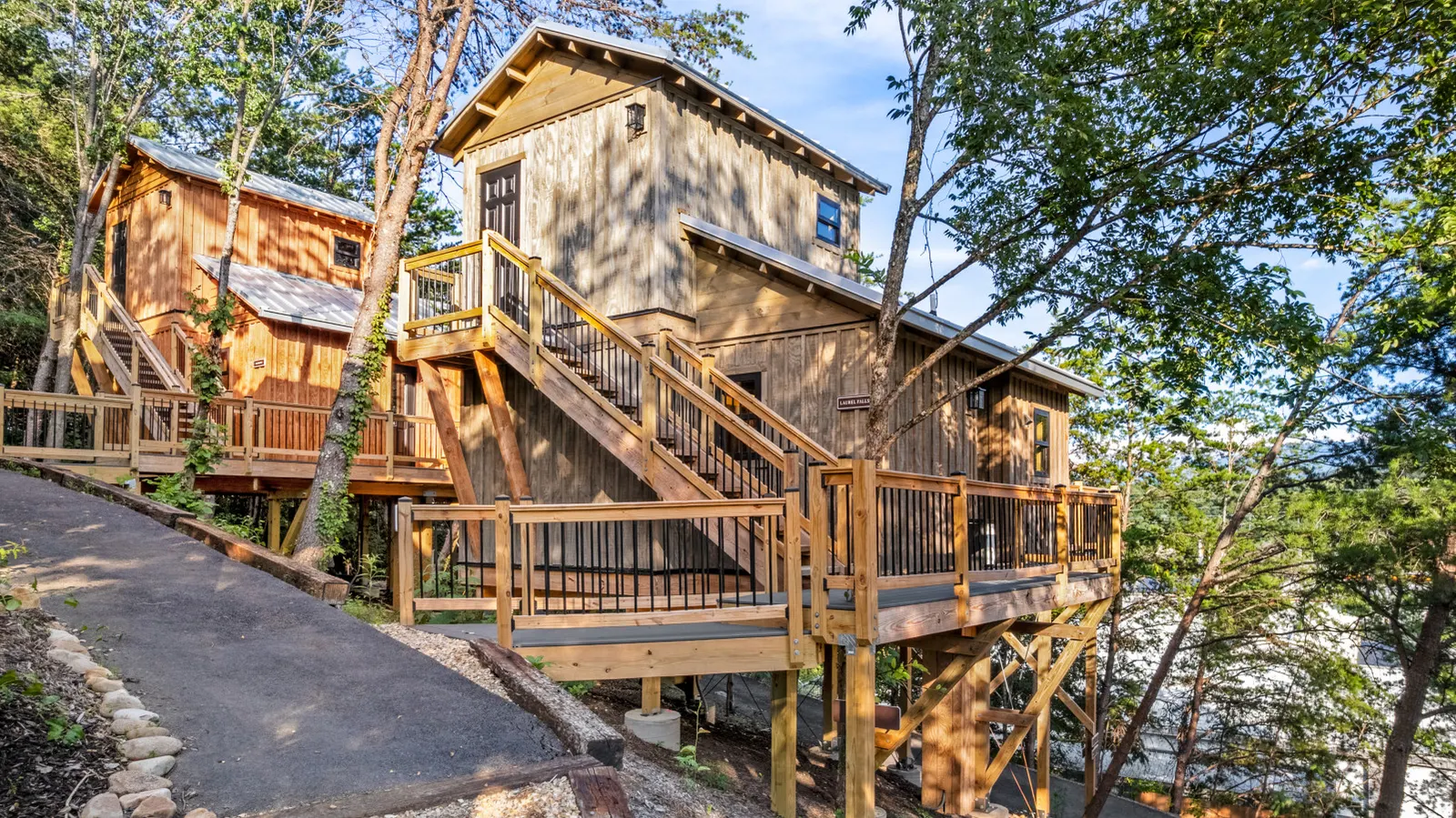 Laurel Falls, Treelodge #3 13