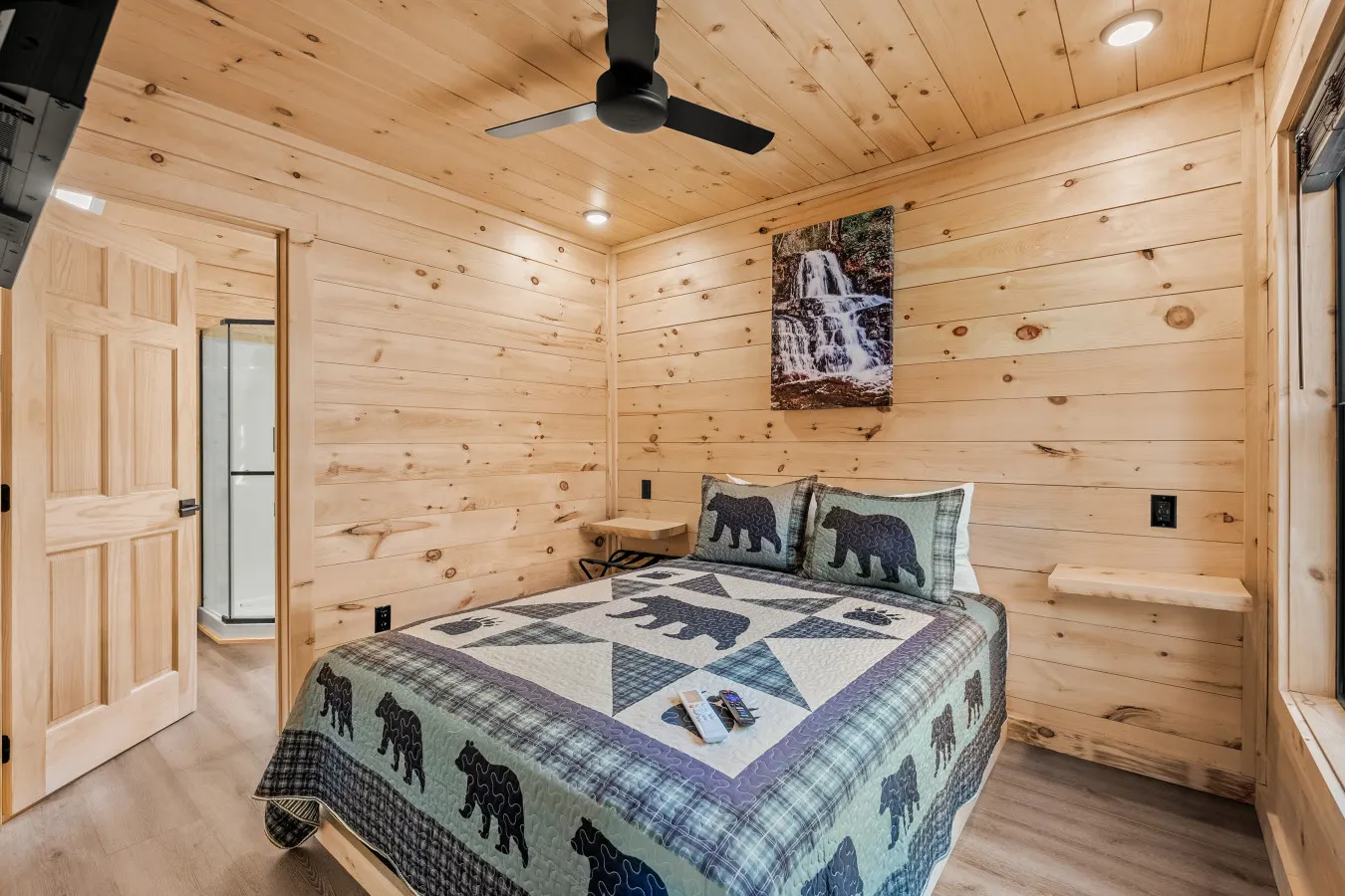 Laurel Falls, Treelodge #3 3