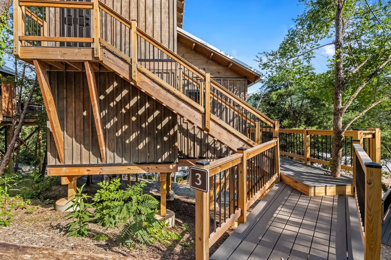Laurel Falls, Treelodge #3 7