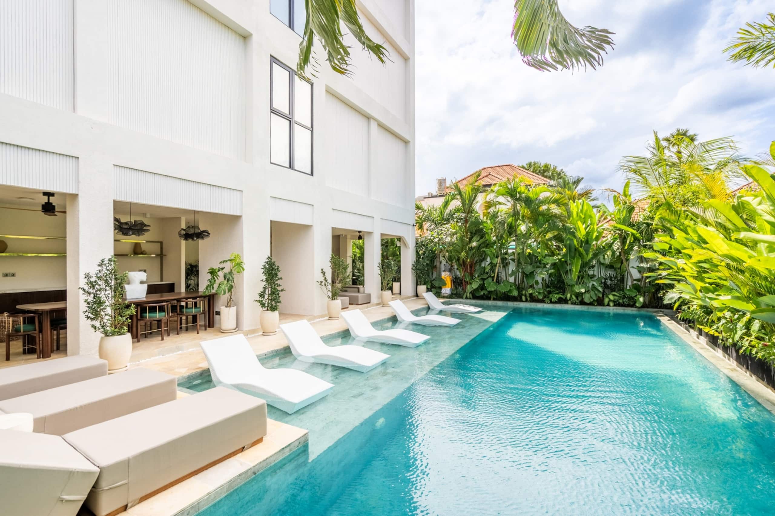 1BR Beachside Canggu Suite | Pool & Rooftop Gym