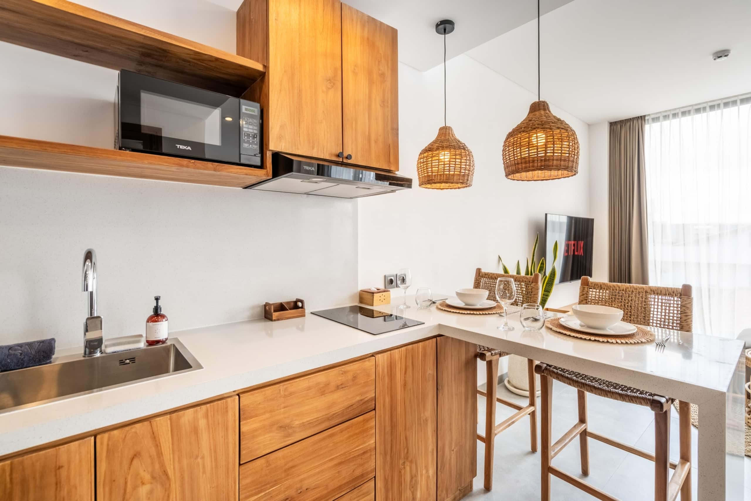 1BR Beachside Canggu Suite | Pool & Rooftop Gym — photo 4