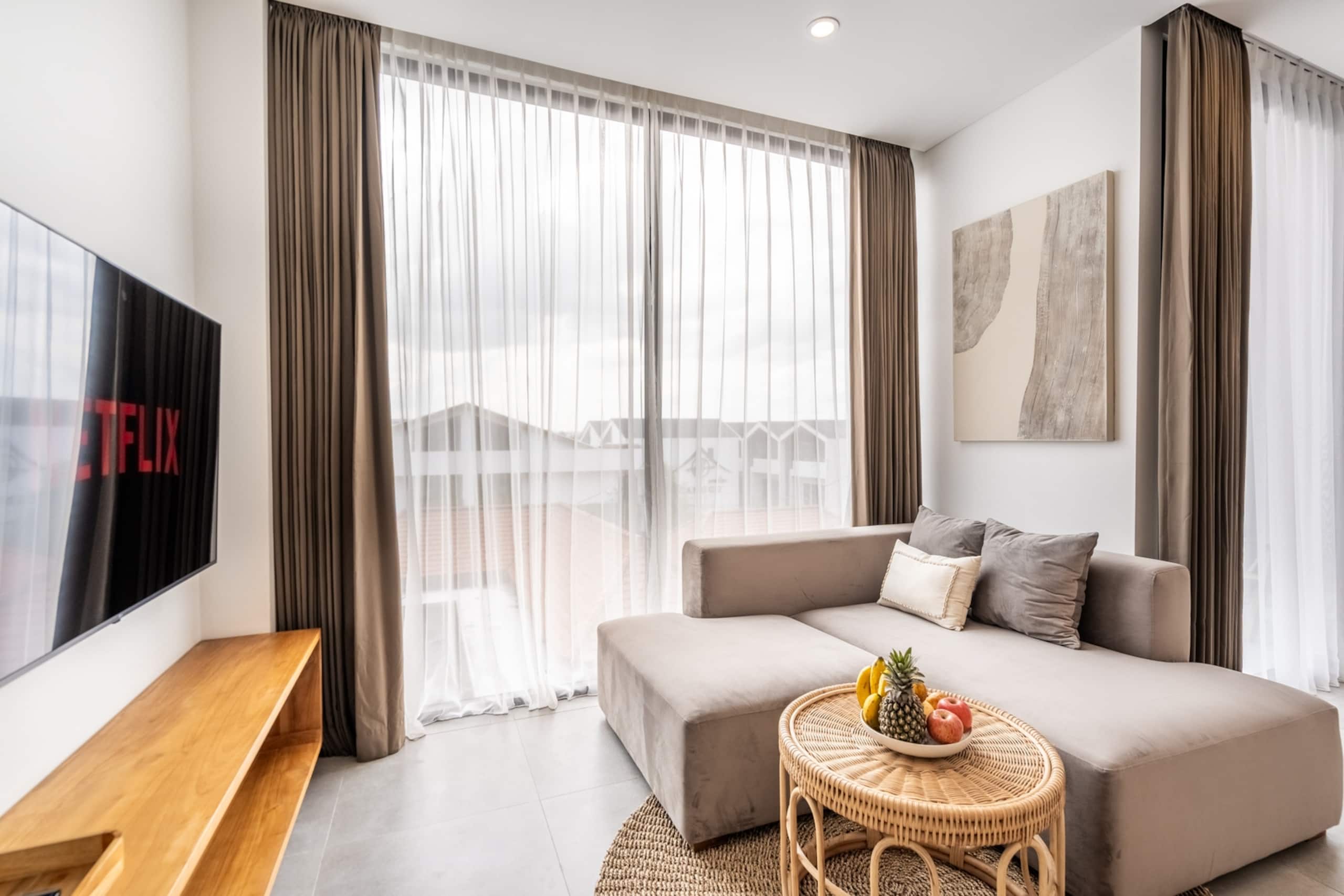 1BR Beachside Canggu Suite | Pool & Rooftop Gym — photo 2
