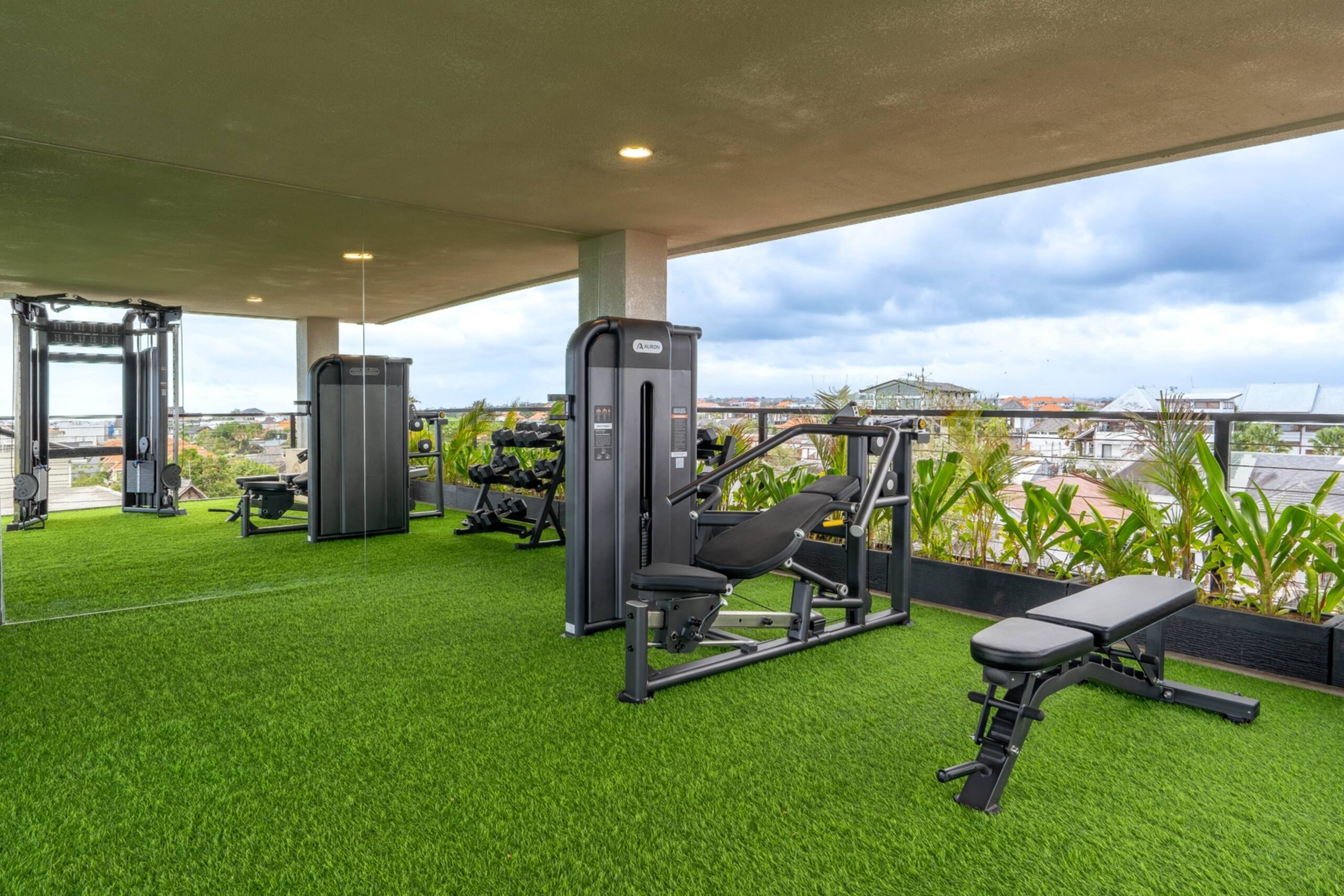 1BR Beachside Canggu Suite | Pool & Rooftop Gym — photo 5